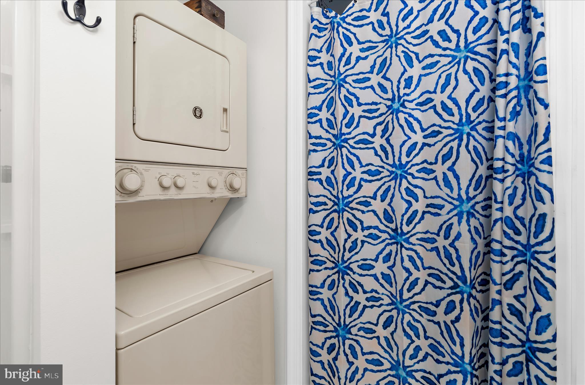 HACKS POINT - Residential