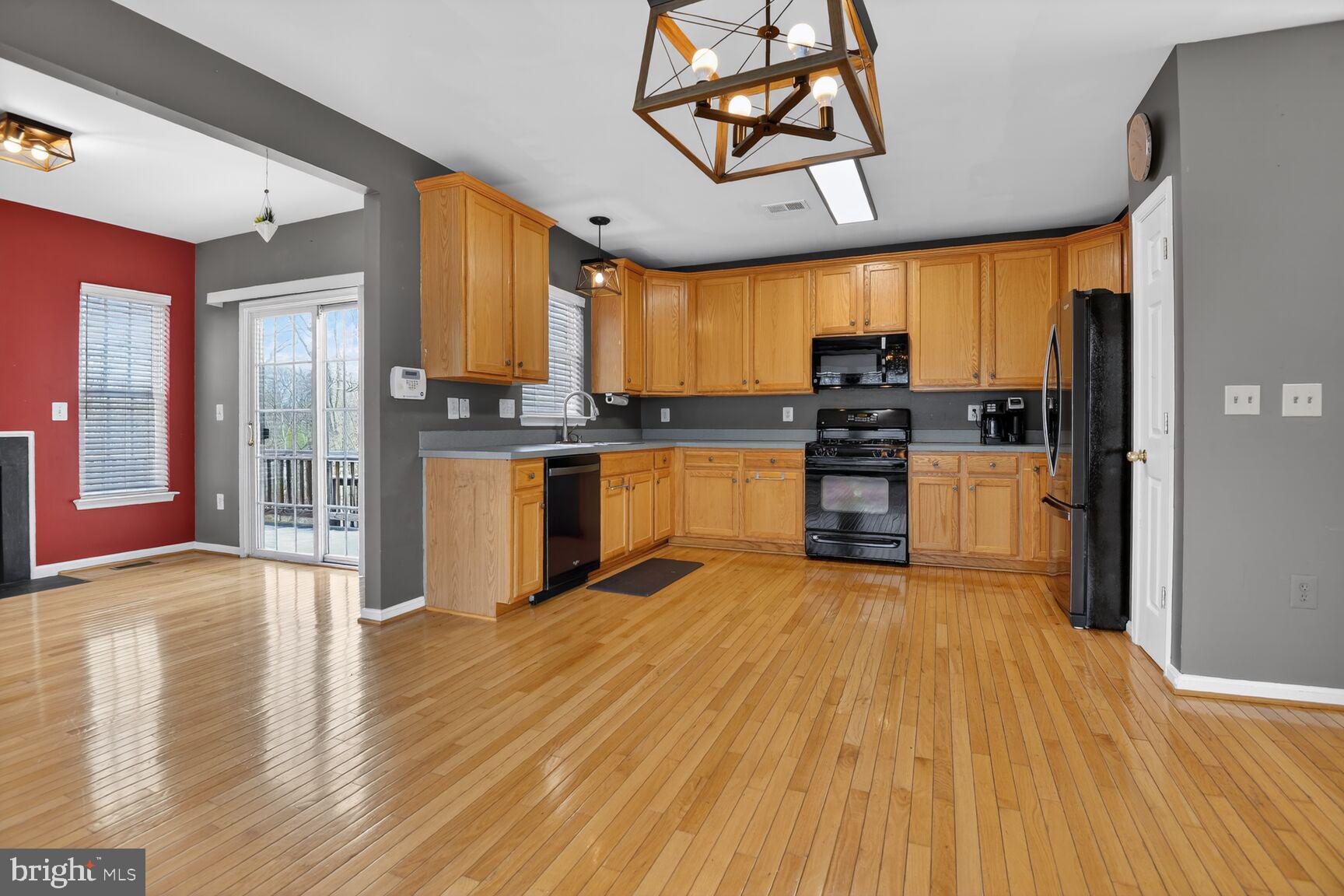 TOWNES AT COMPTON FARM - Residential