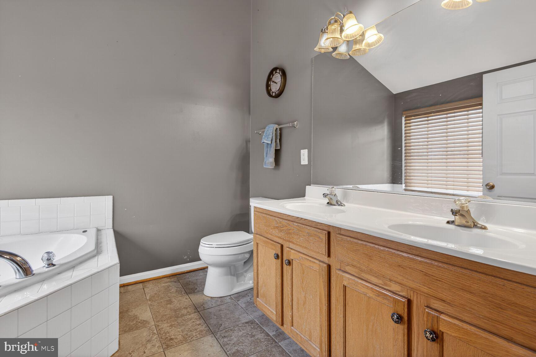 TOWNES AT COMPTON FARM - Residential