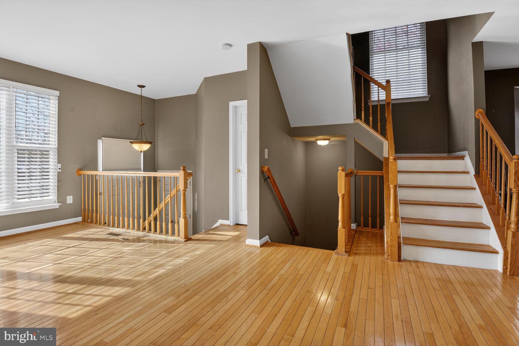 TOWNES AT COMPTON FARM - Residential