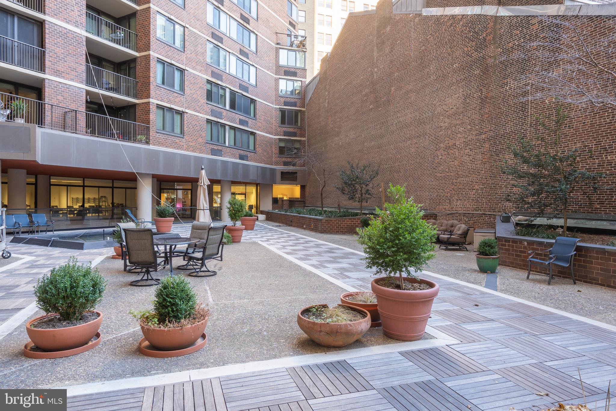 AVENUE OF THE ARTS - Residential
