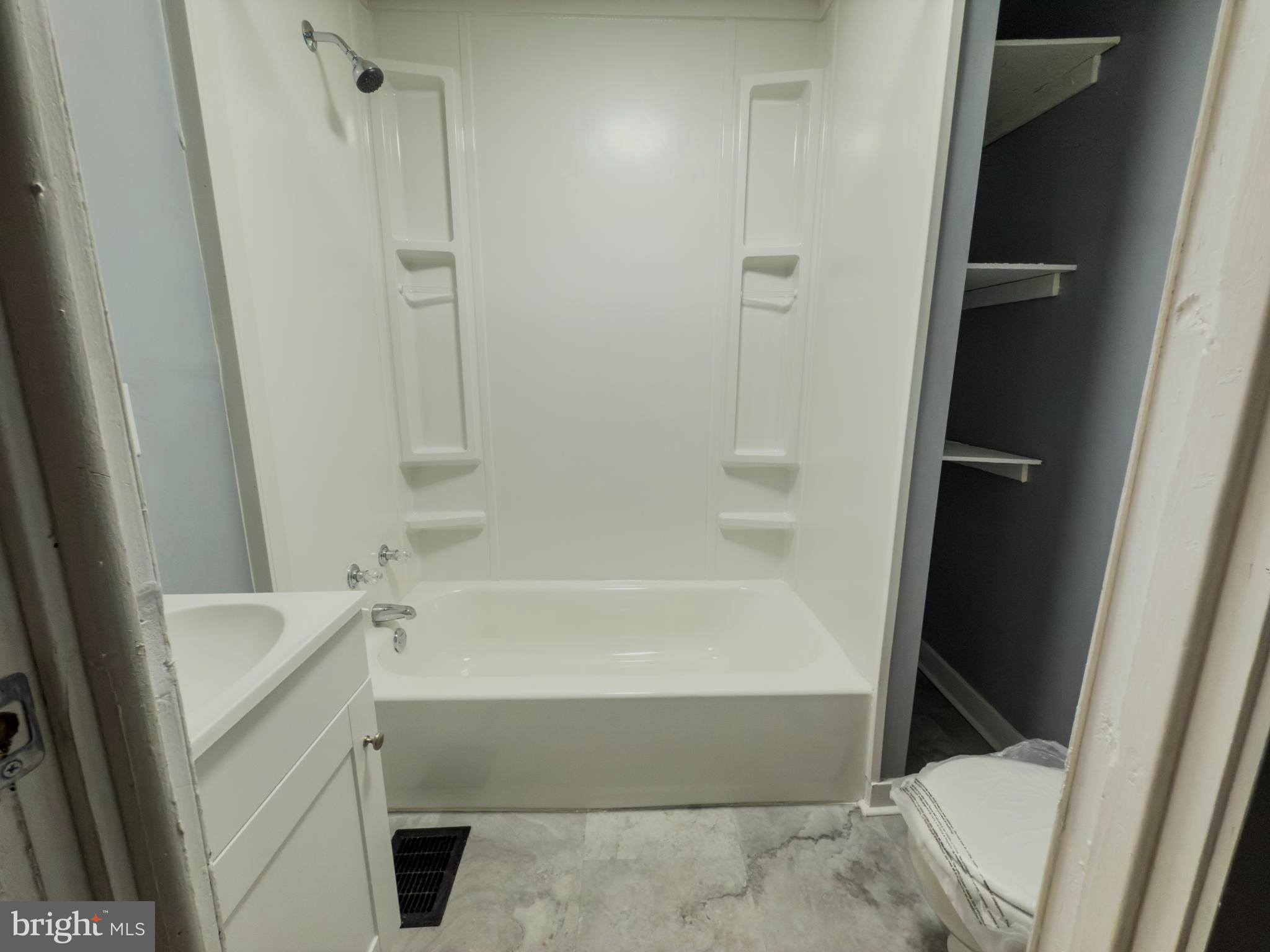 BELMONT - Residential Lease