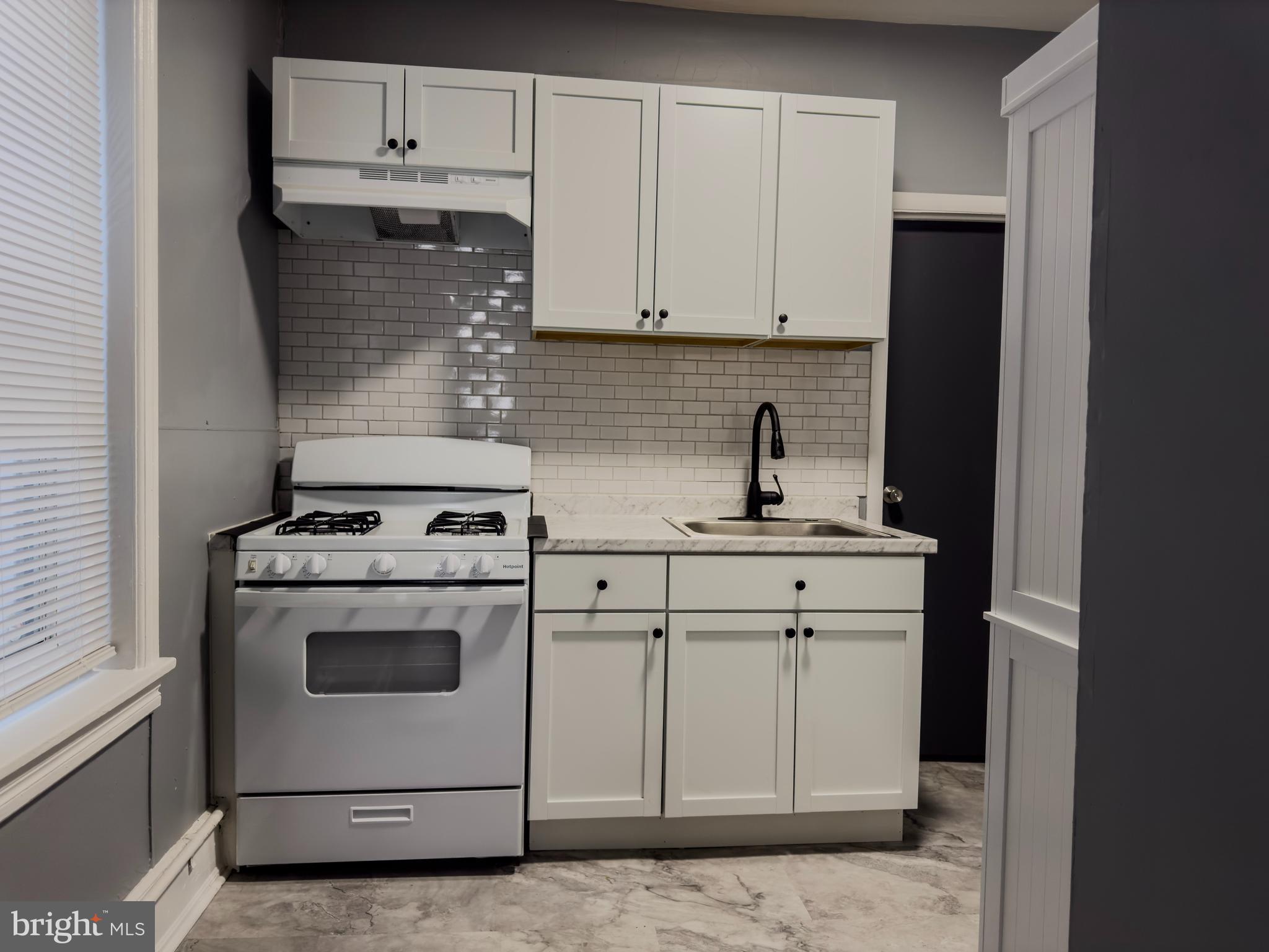 BELMONT - Residential Lease