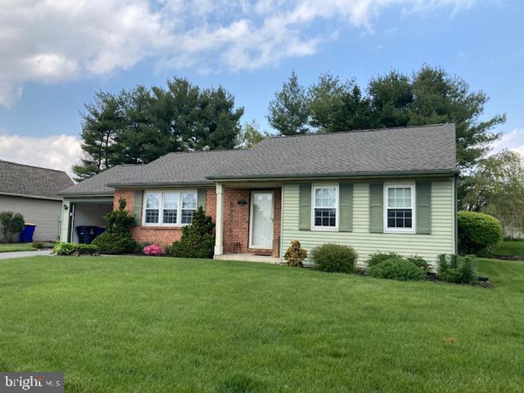 Photo of 235 W SPRUCE ST, NEW HOLLAND, PA 17557 (MLS # PALA2034436)