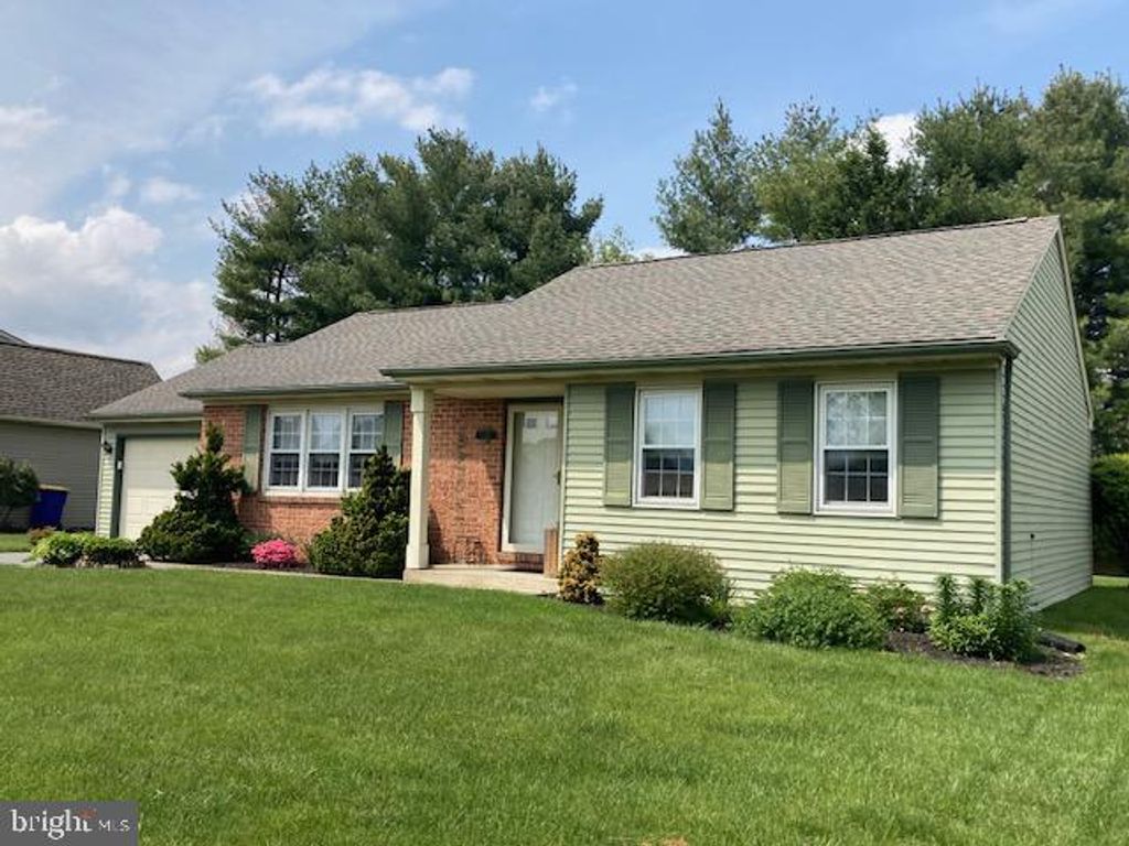 Photo of 235 W SPRUCE ST, NEW HOLLAND, PA 17557 (MLS # PALA2034436)