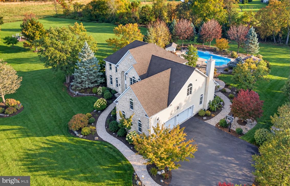 28 NASHAWAY DRIVE