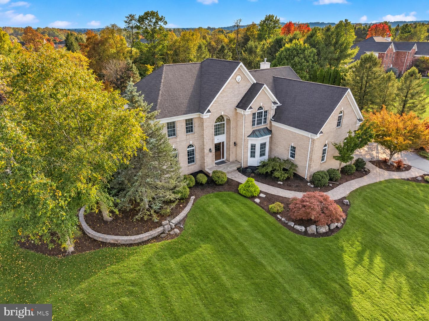 28 NASHAWAY DRIVE