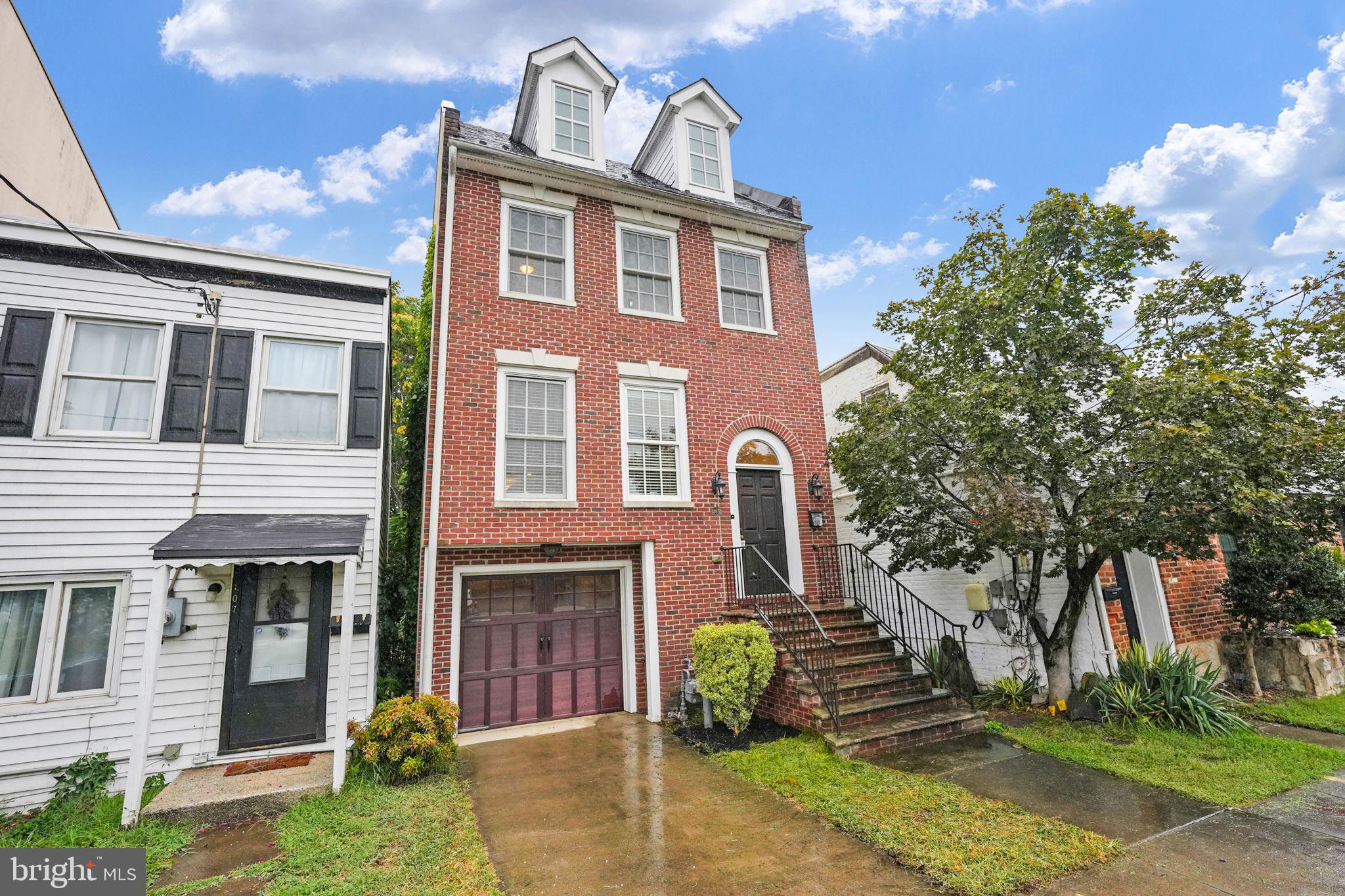 DOWNTOWN FREDERICKSBURG - Residential Lease