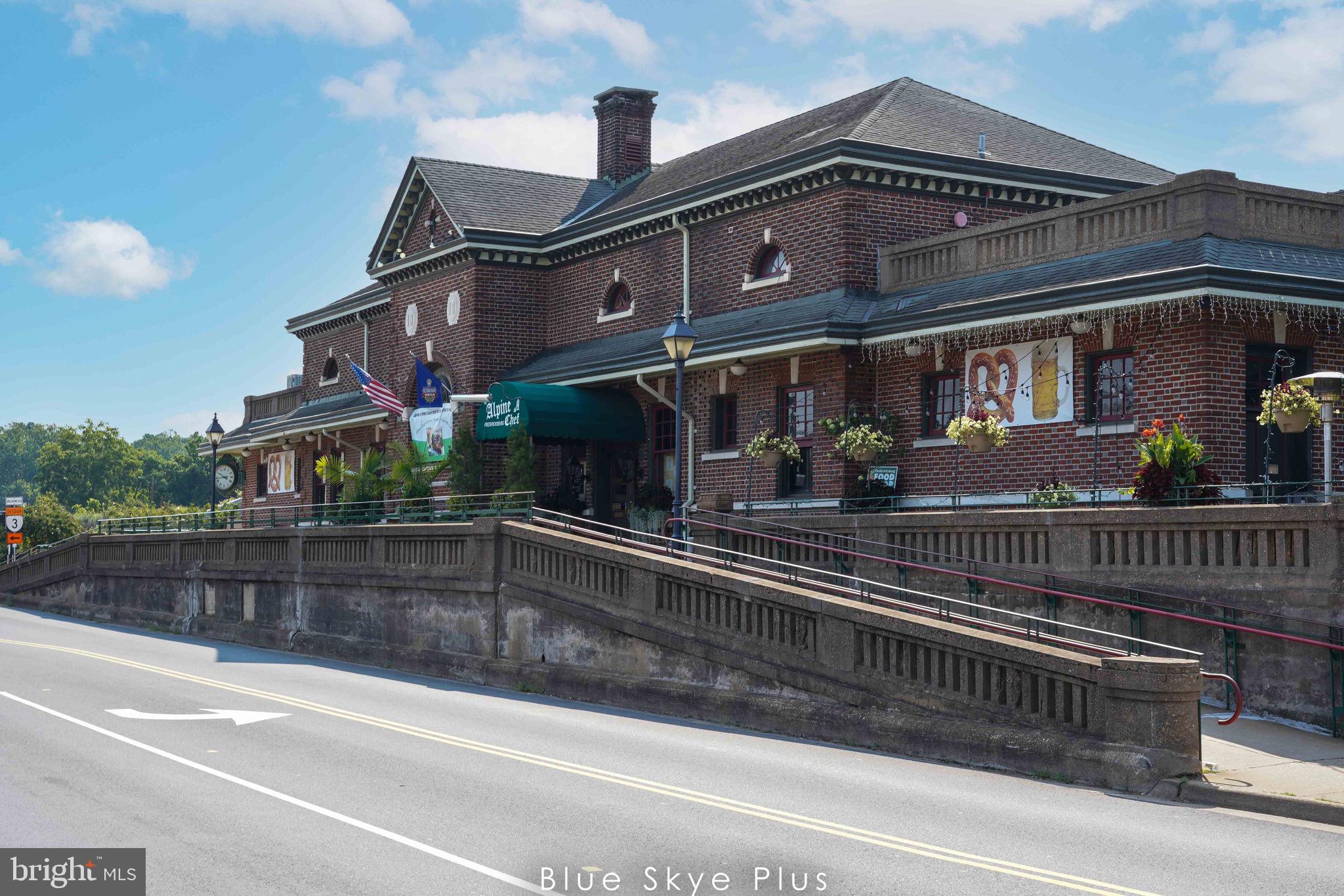 DOWNTOWN FREDERICKSBURG - Residential Lease