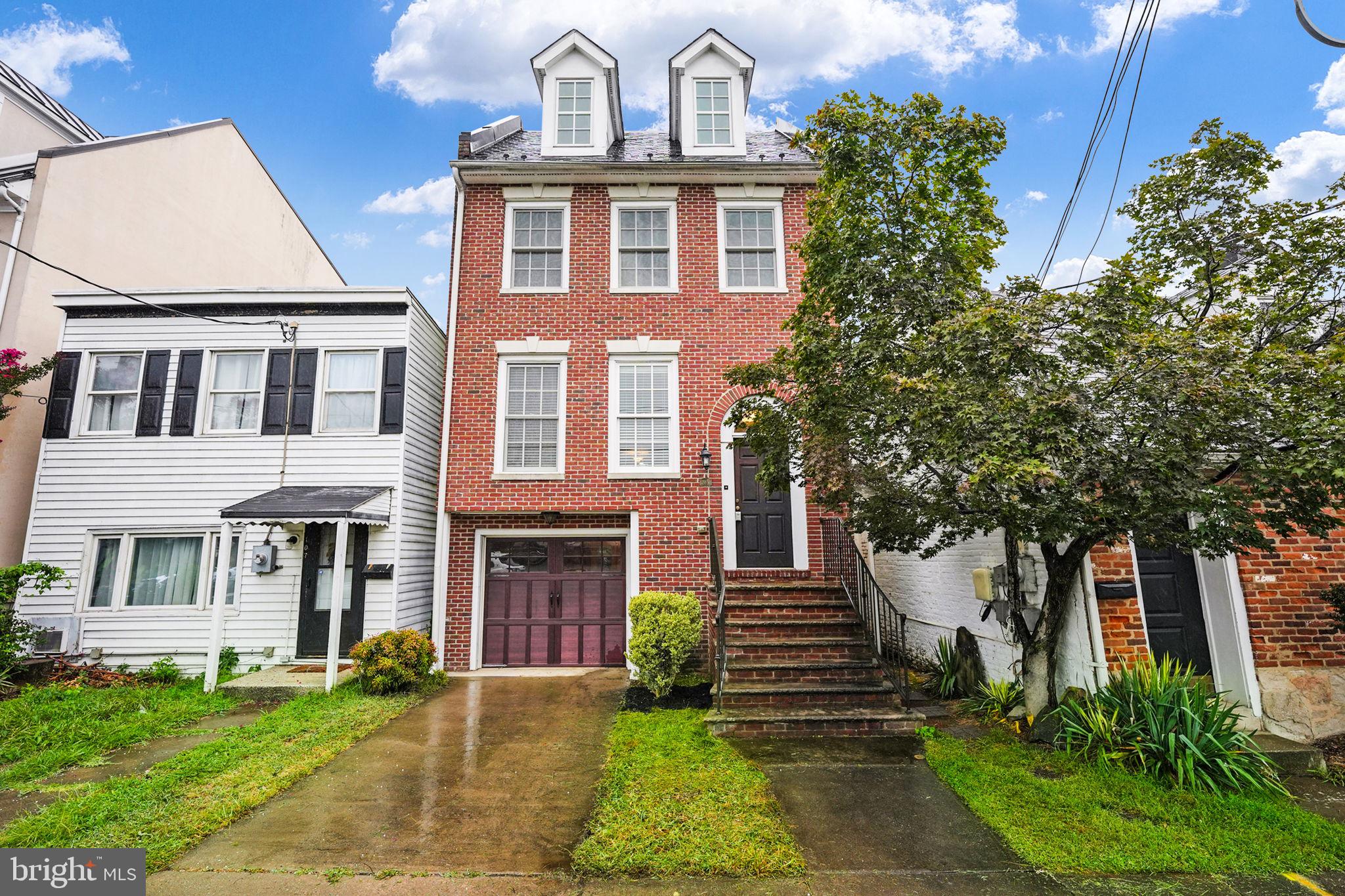 DOWNTOWN FREDERICKSBURG - Residential Lease