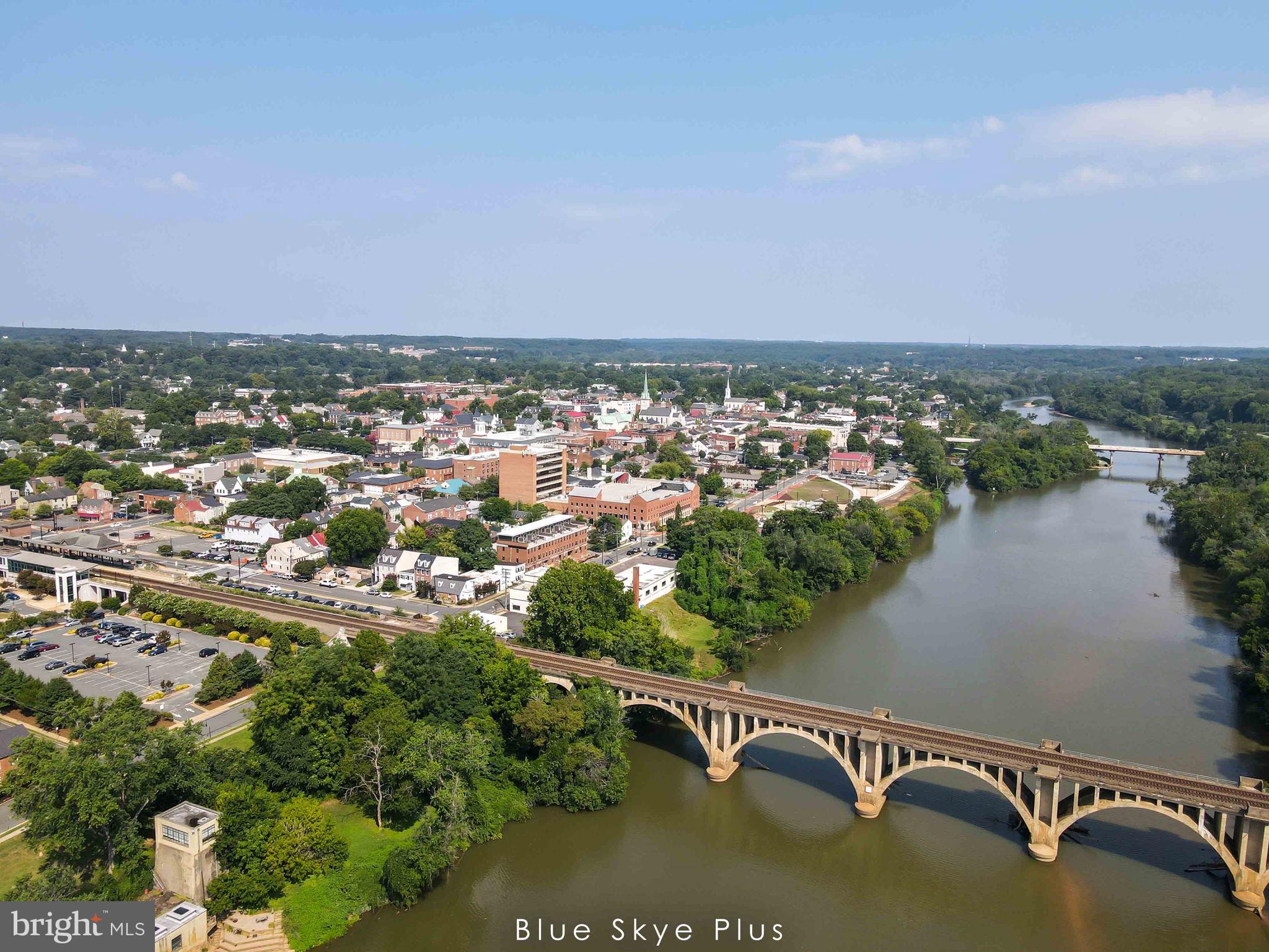 DOWNTOWN FREDERICKSBURG - Residential Lease