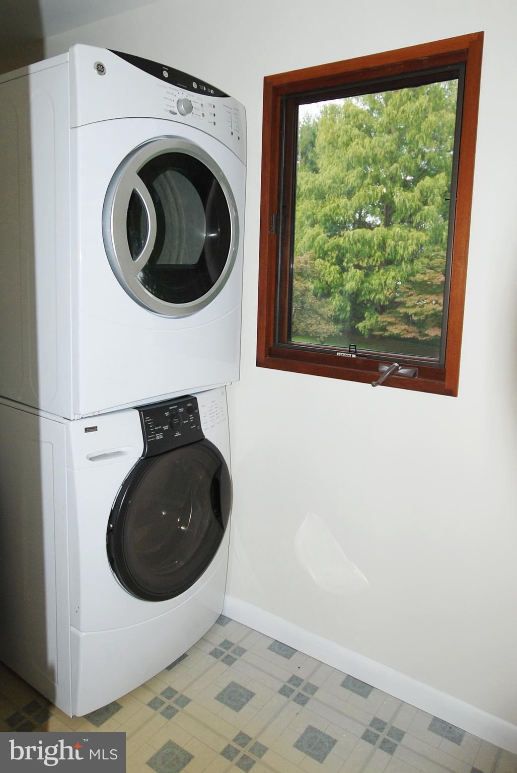 MERRY GO ROUND FARM - Residential