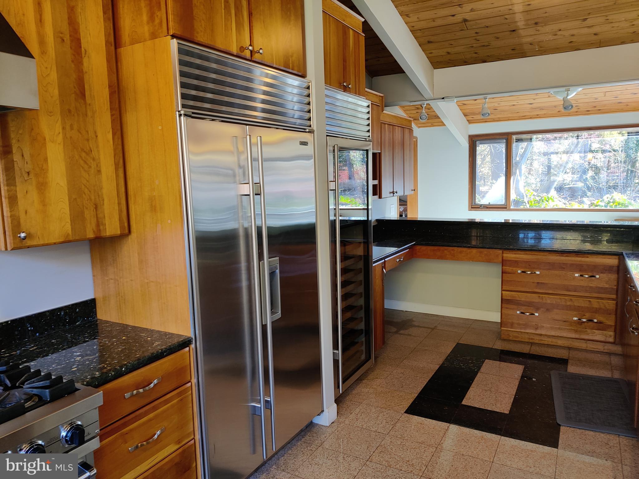 MERRY GO ROUND FARM - Residential