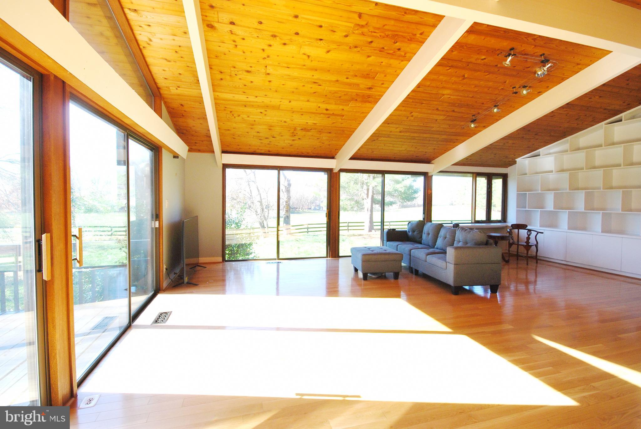 MERRY GO ROUND FARM - Residential