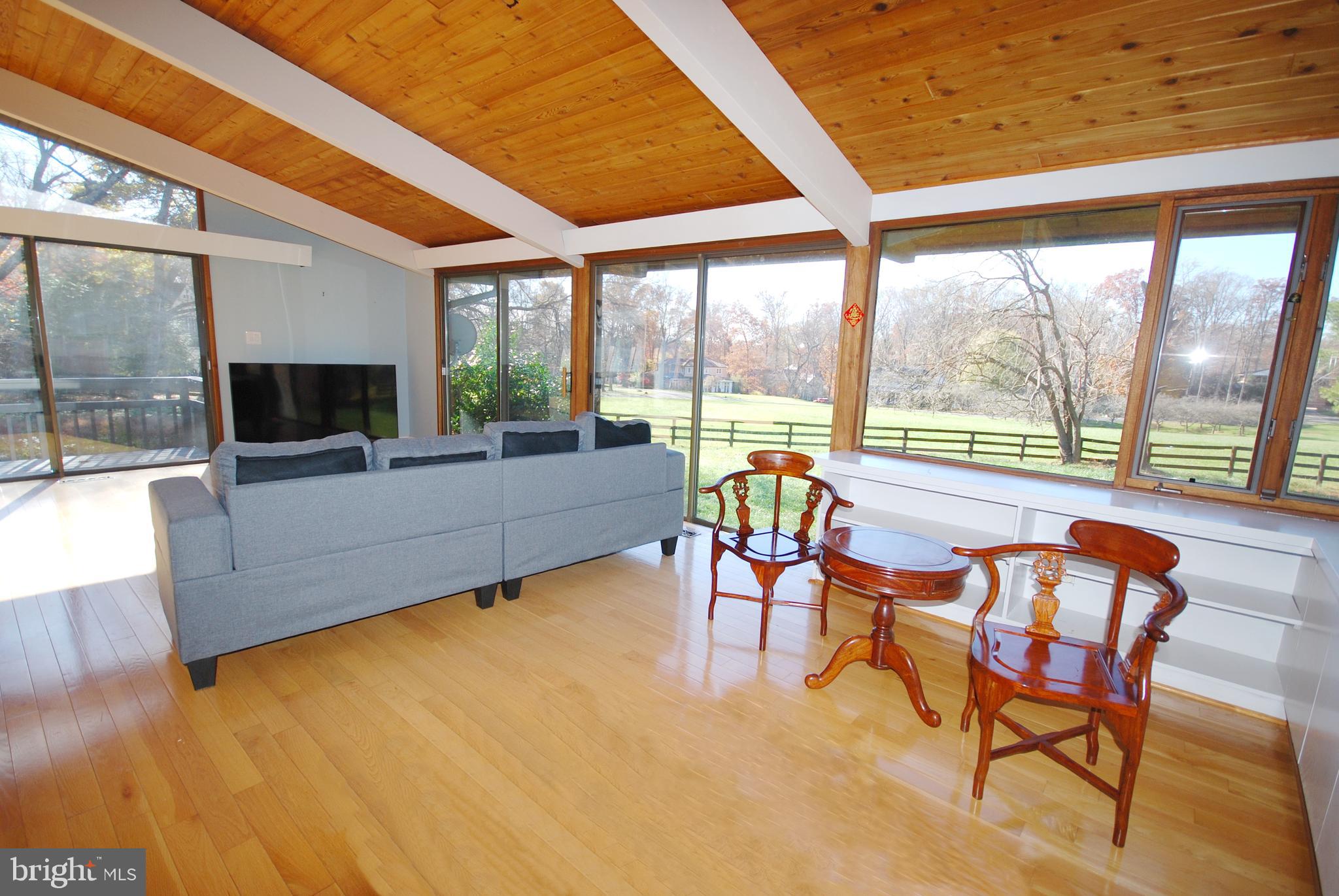 MERRY GO ROUND FARM - Residential