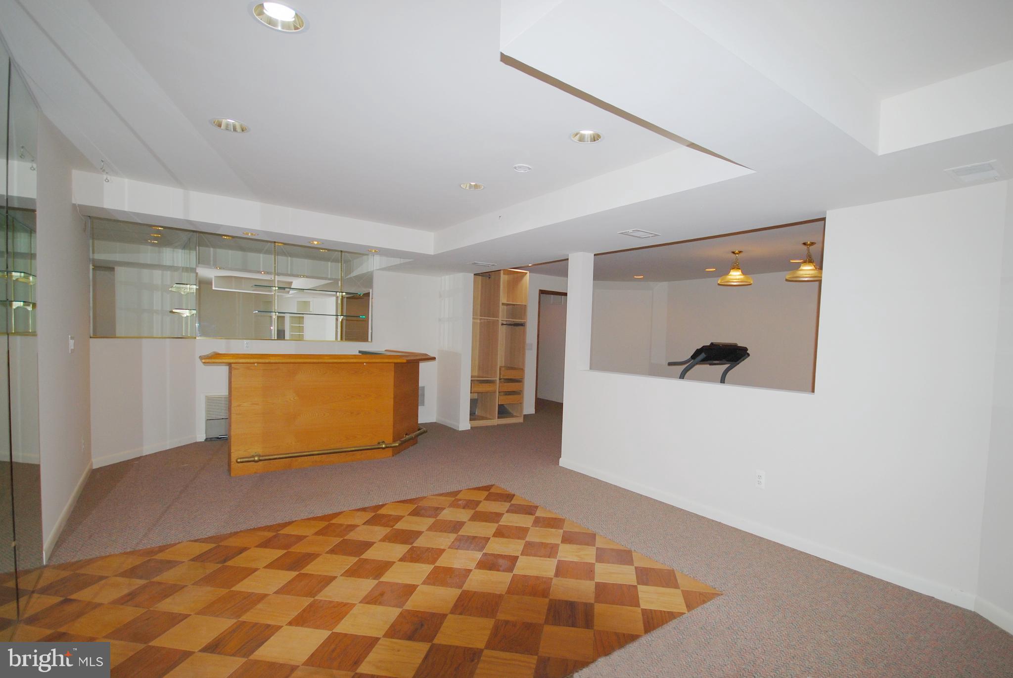 MERRY GO ROUND FARM - Residential