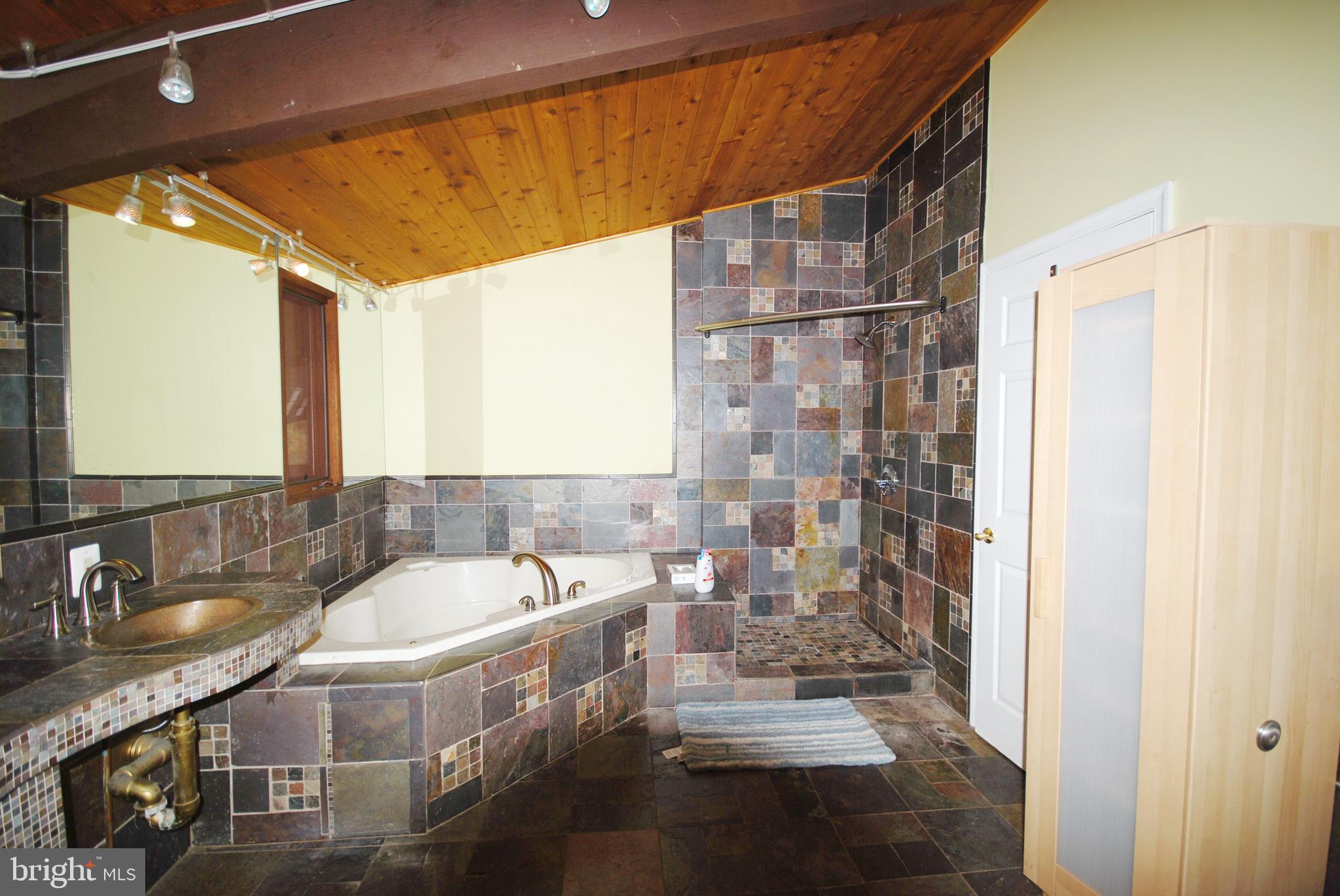 MERRY GO ROUND FARM - Residential