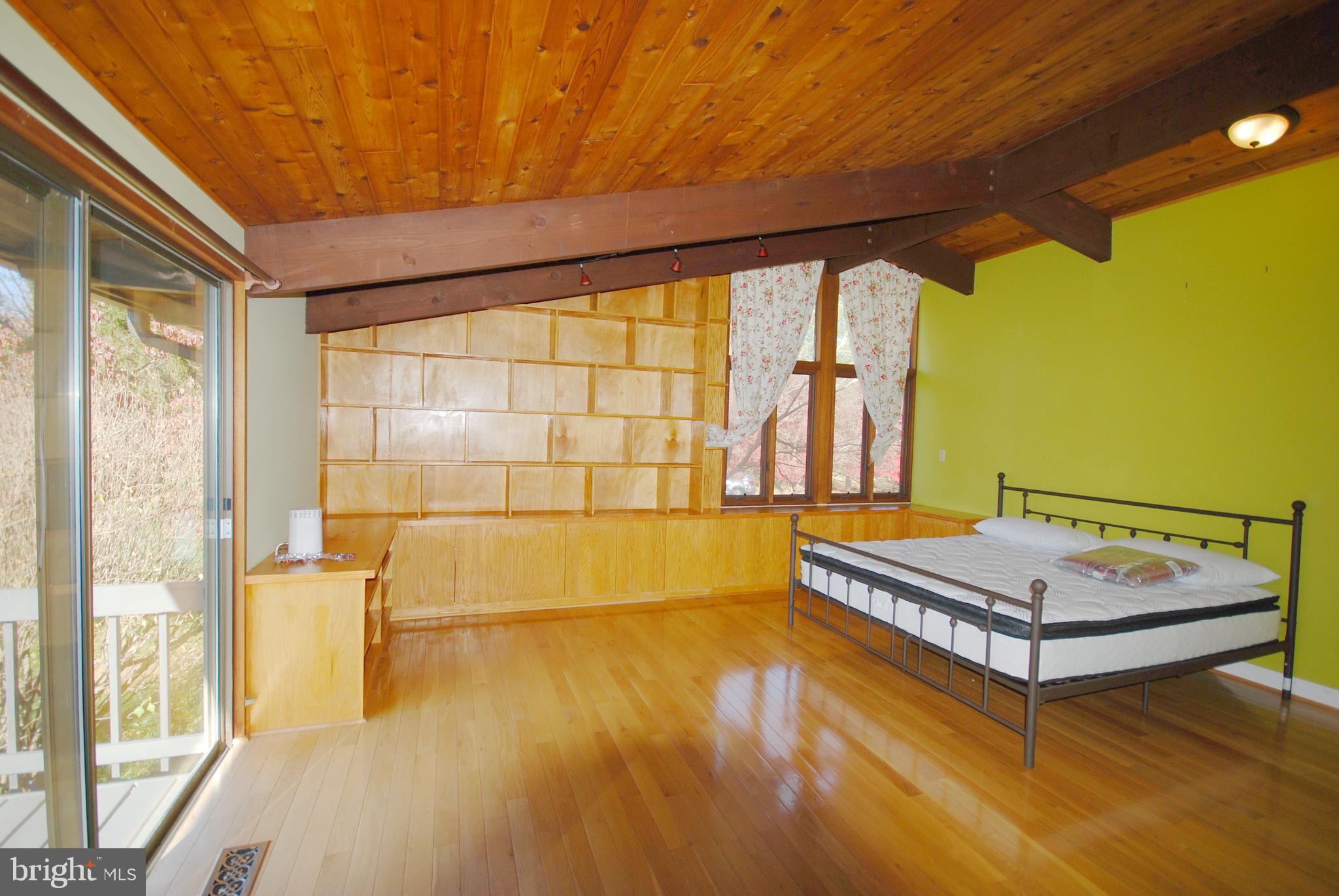 MERRY GO ROUND FARM - Residential