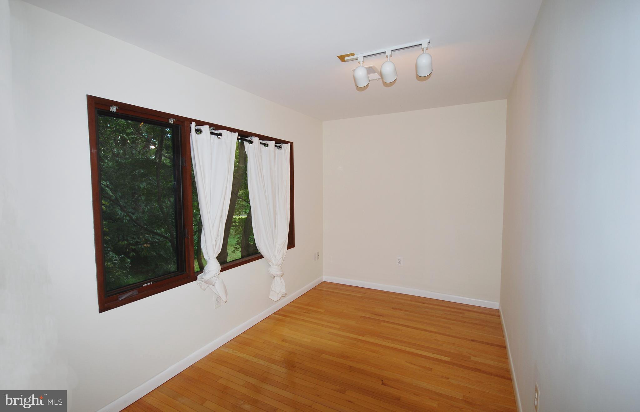 MERRY GO ROUND FARM - Residential