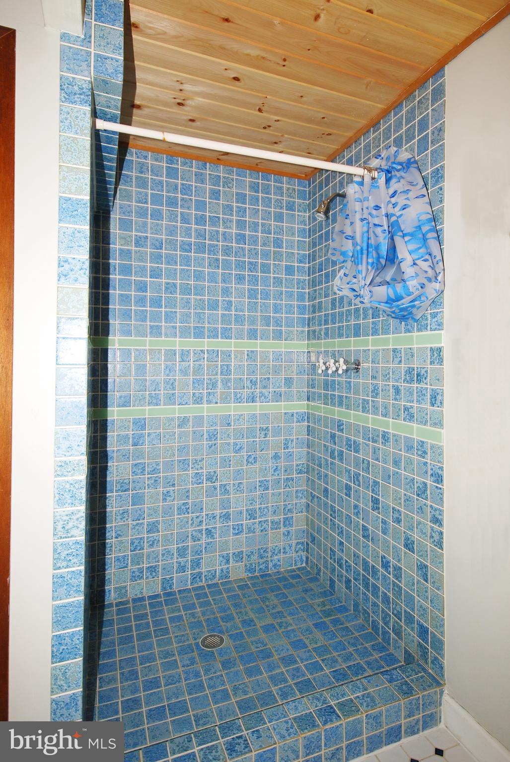 MERRY GO ROUND FARM - Residential