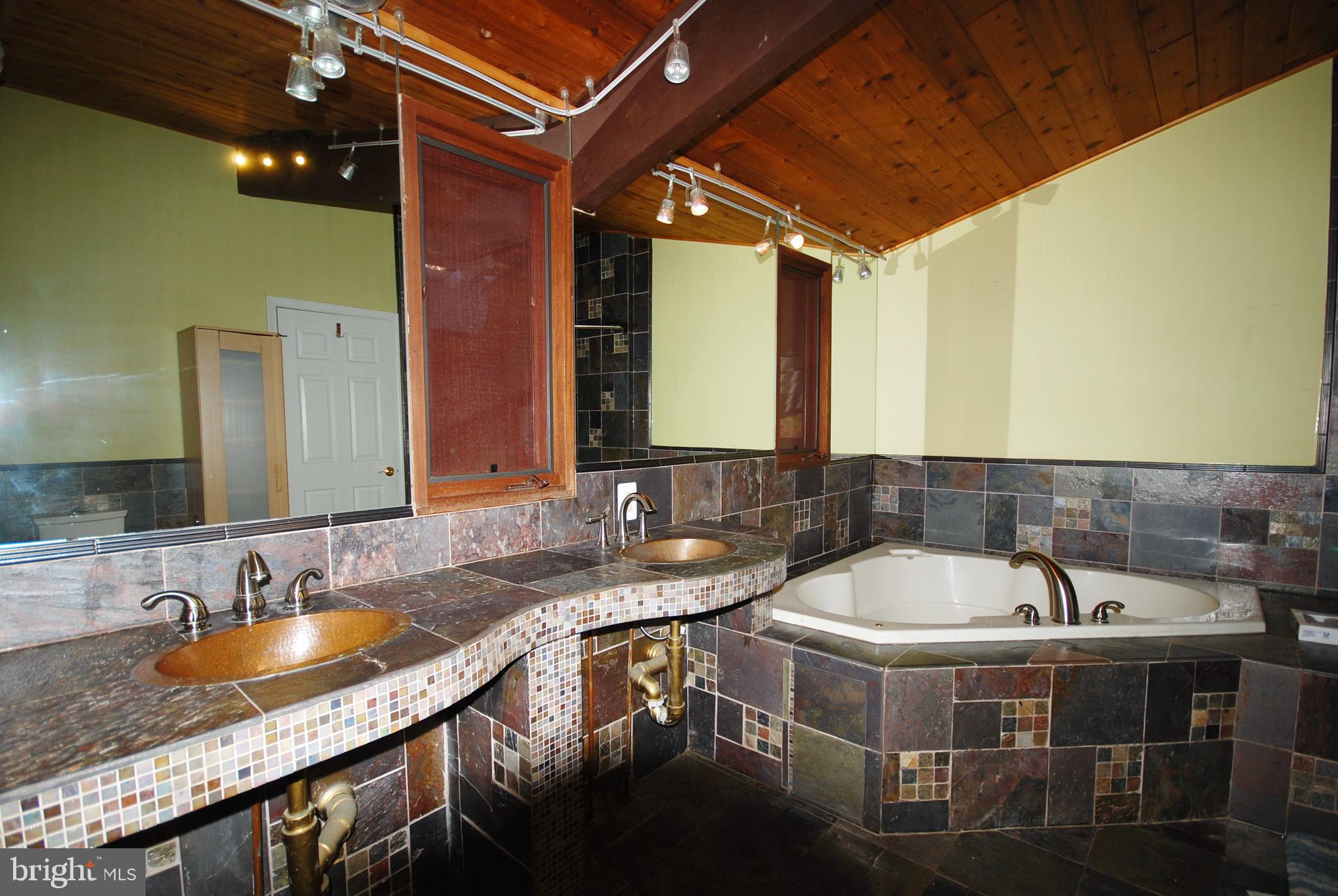 MERRY GO ROUND FARM - Residential