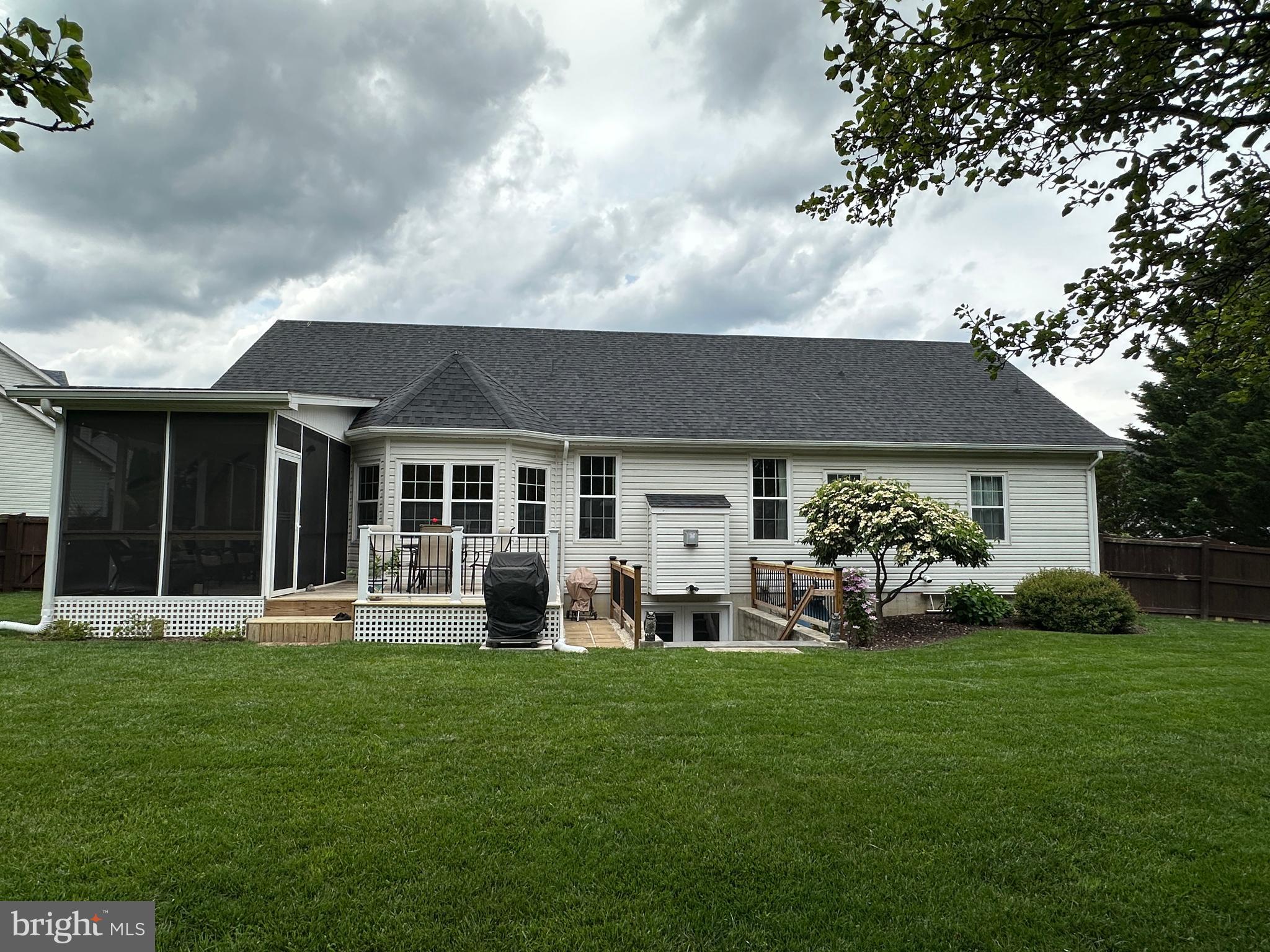 115 STEEPLECHASE LANE