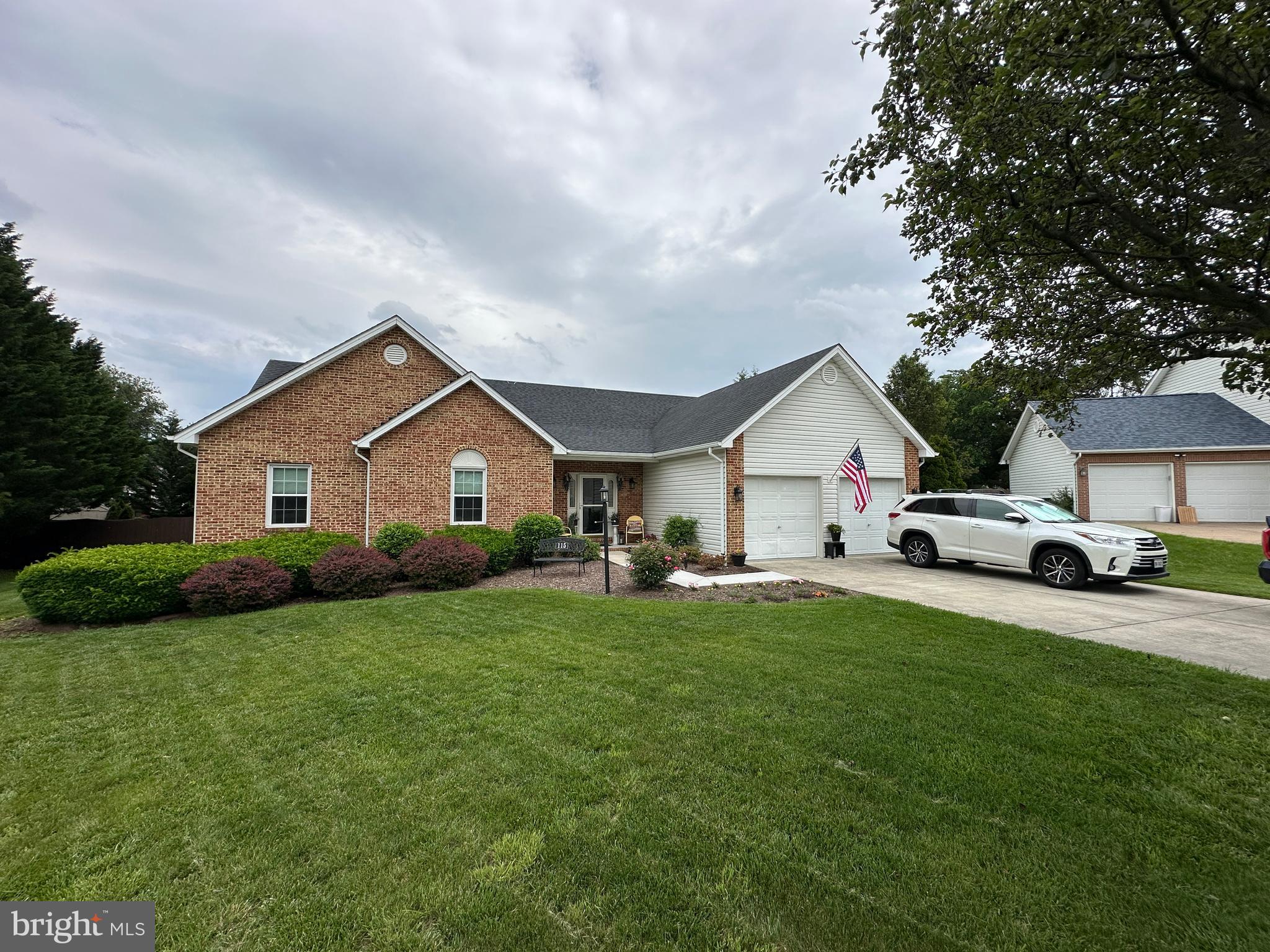 115 STEEPLECHASE LANE