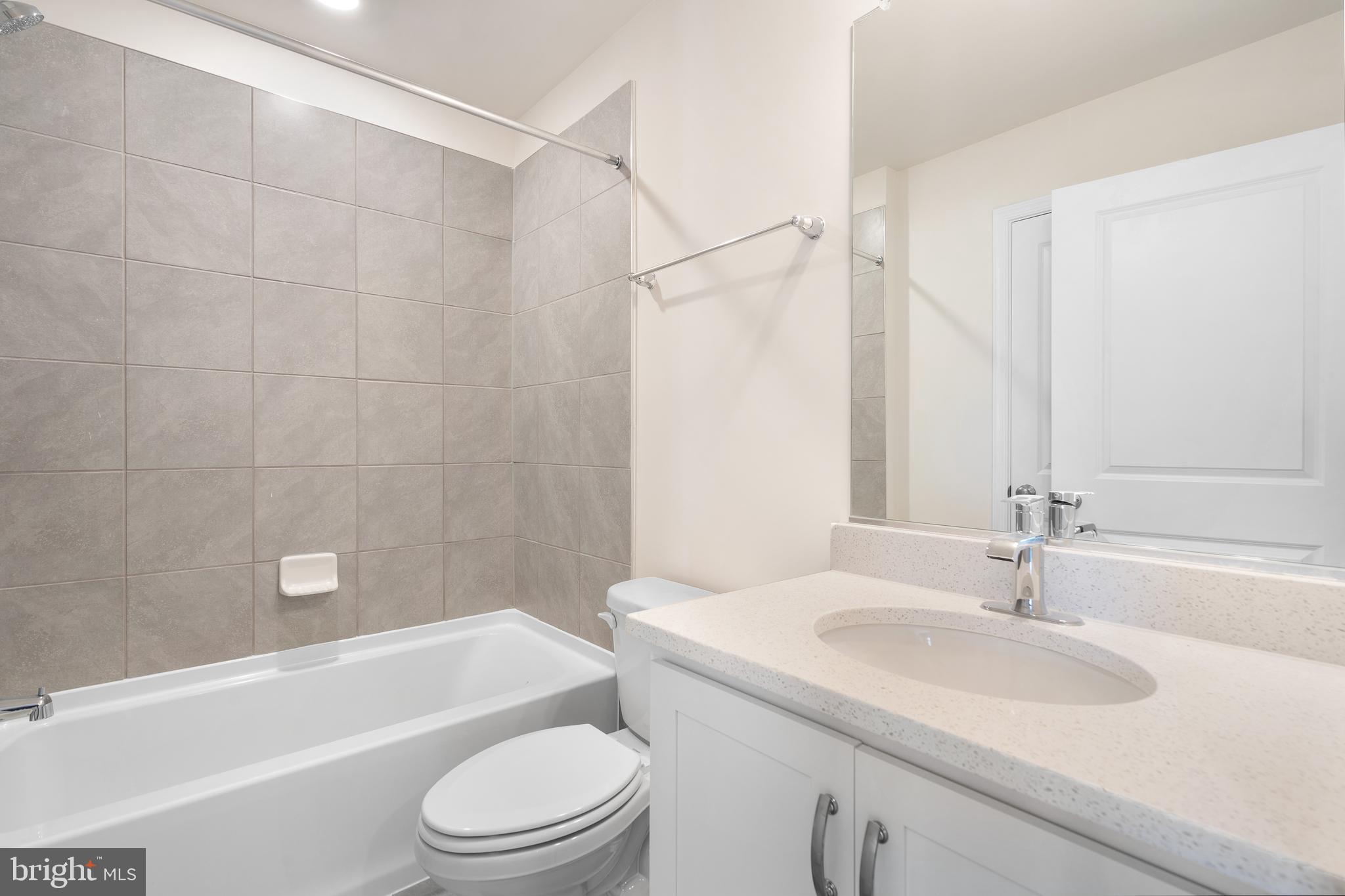 RENN QUARTER - Residential Lease