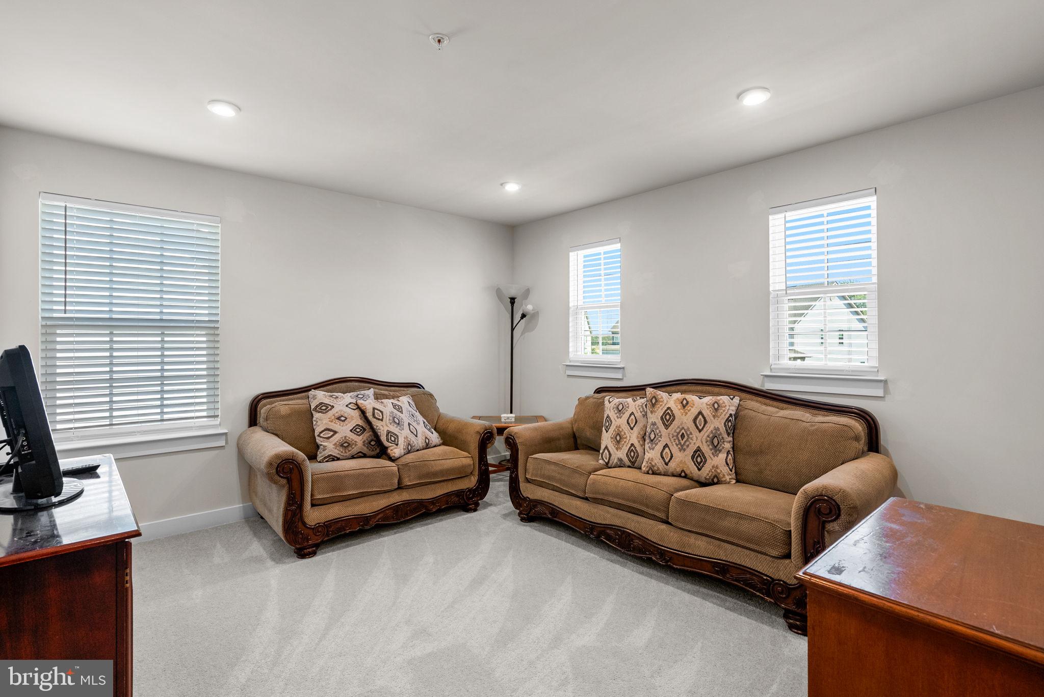 CHRISTOPHER POINTE - Residential