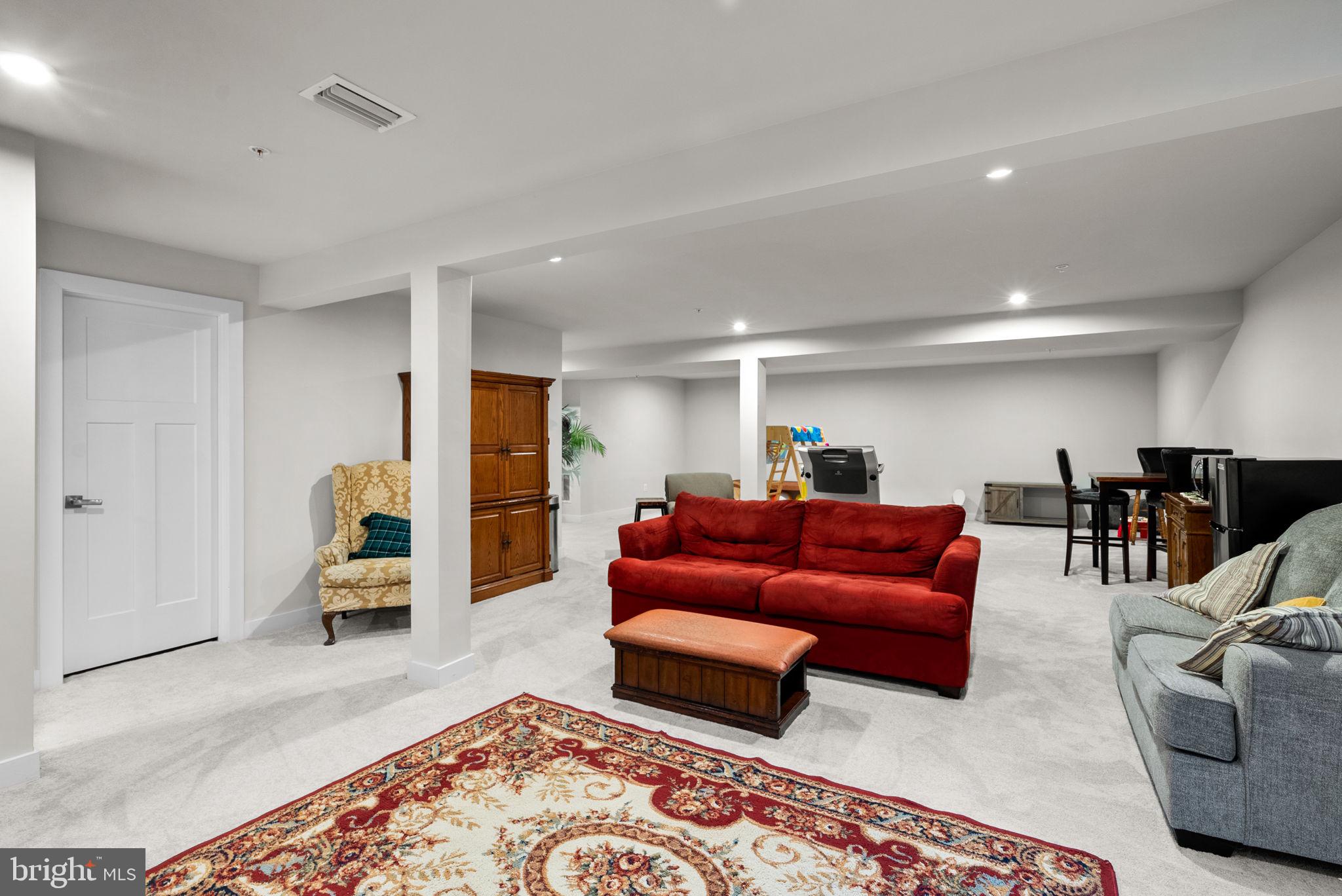 CHRISTOPHER POINTE - Residential