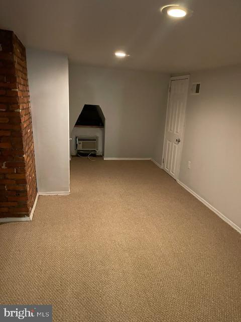 SQUIRREL HILL - Residential Lease