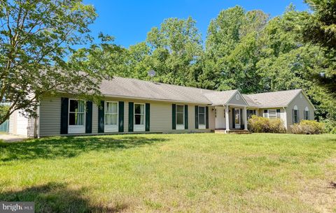 Homes For Sale - 811 Cove Point Road<br/> LUSBY, MD 20657