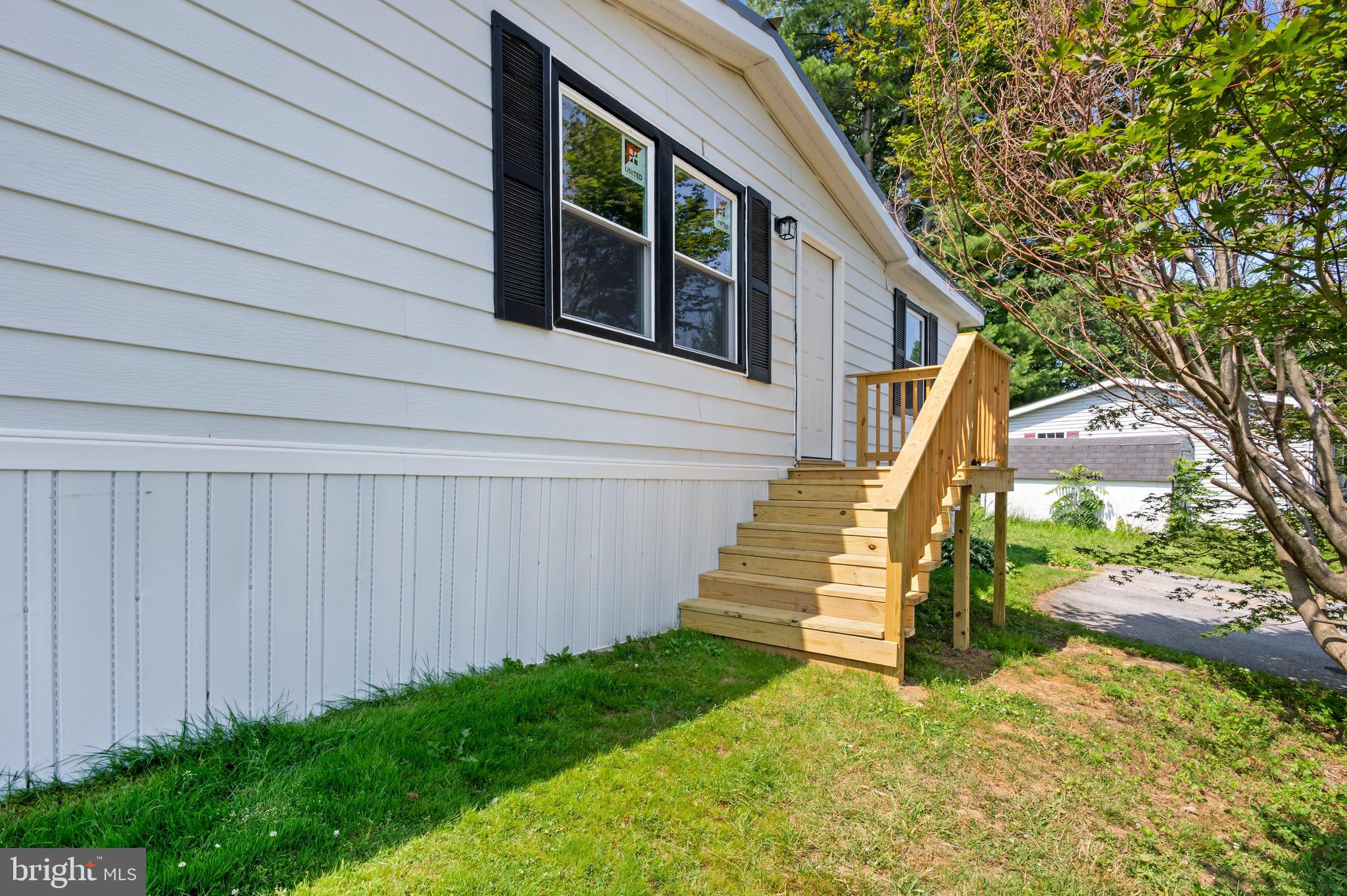 790 DOGWOOD LANE