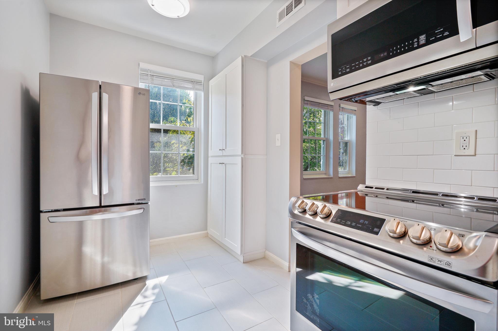 COLONIAL VILLAGE - Residential Lease