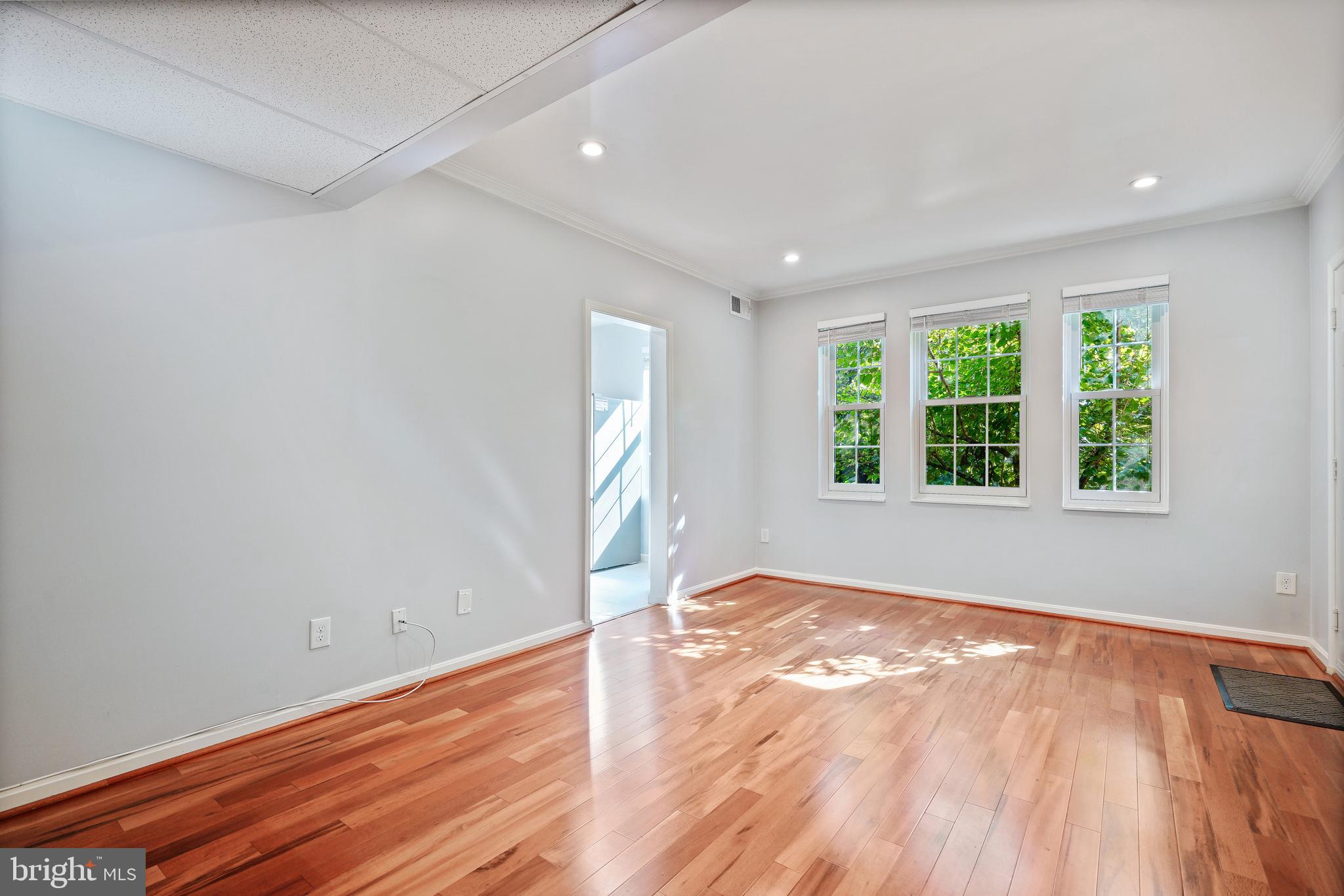 COLONIAL VILLAGE - Residential Lease