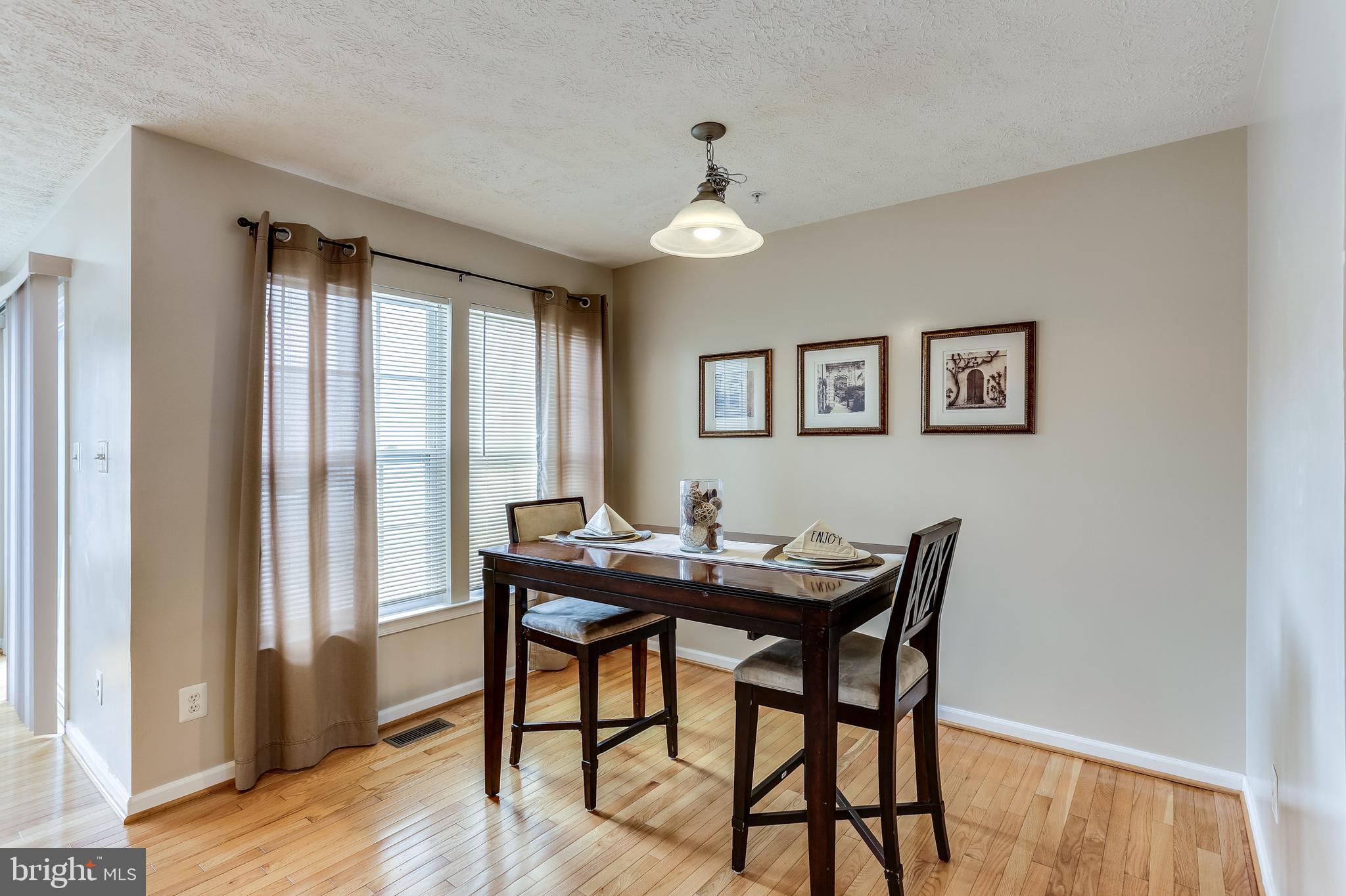 HOLLY WOODS - Residential