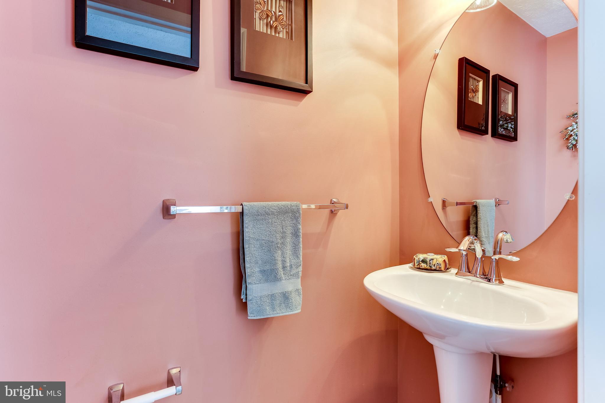 HOLLY WOODS - Residential