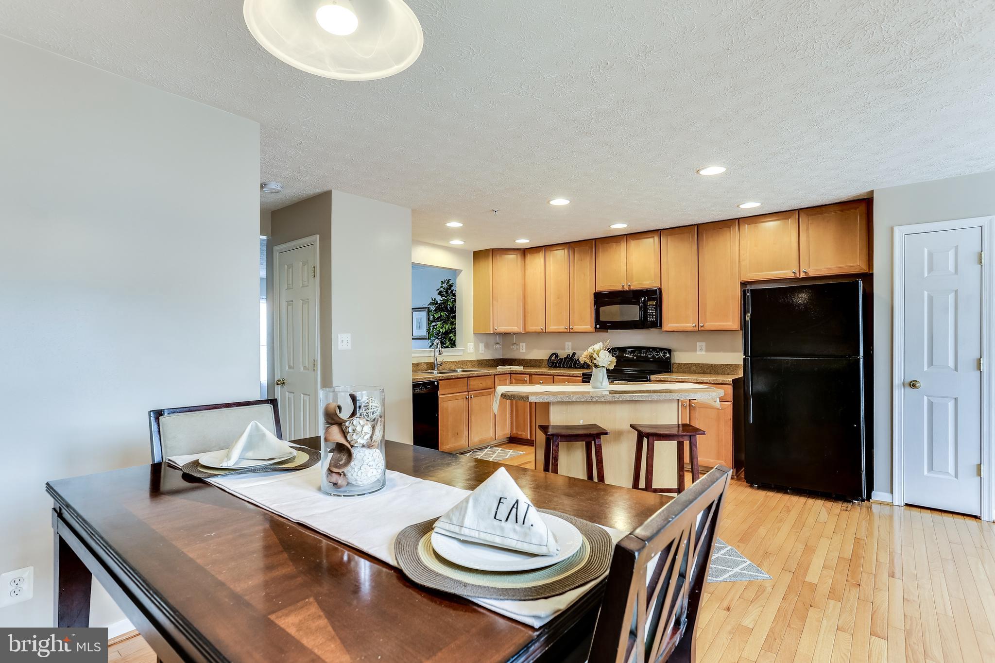 HOLLY WOODS - Residential