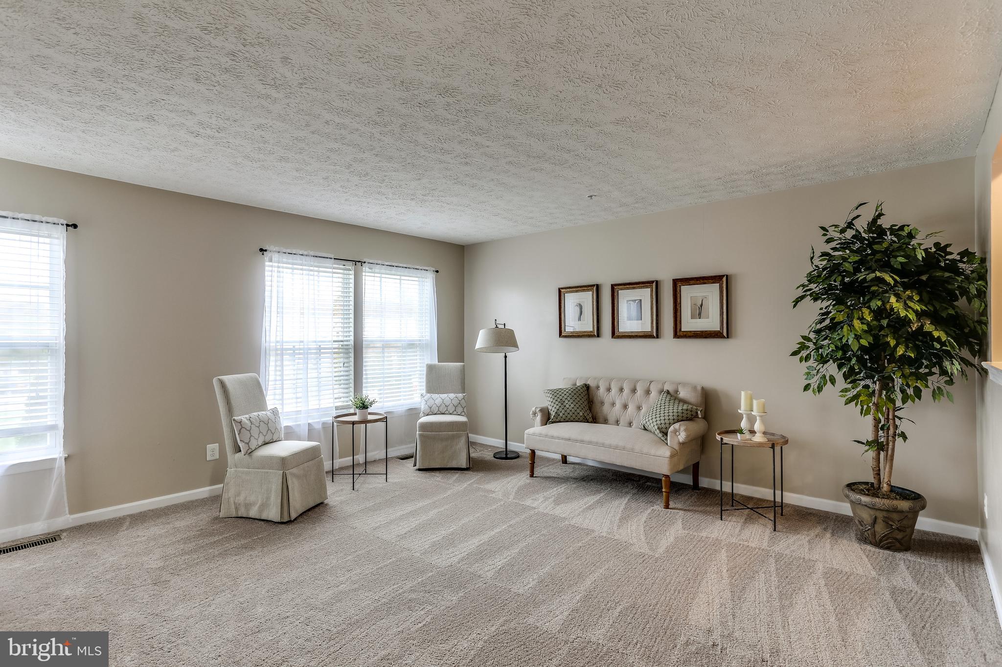 HOLLY WOODS - Residential