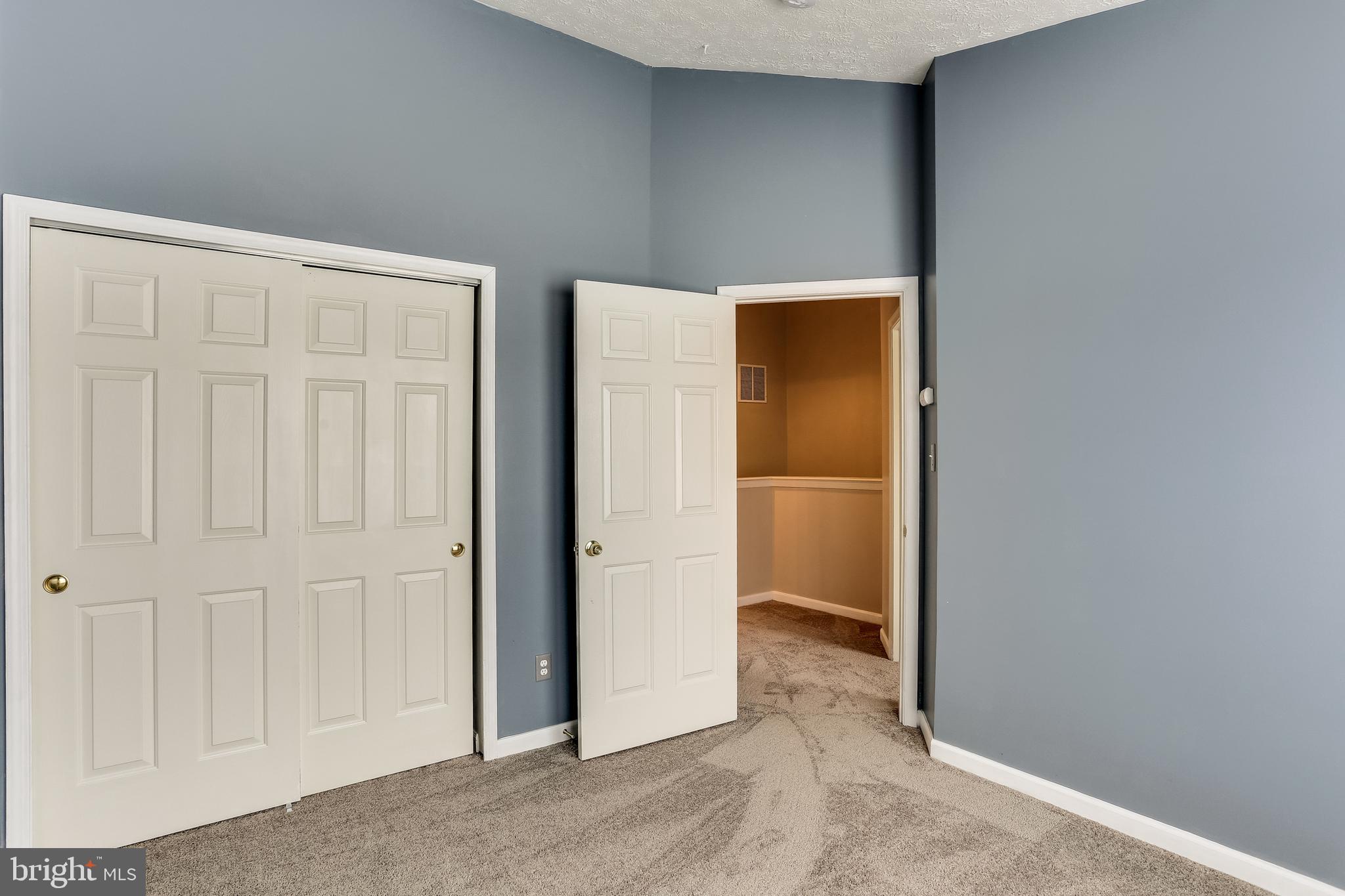 HOLLY WOODS - Residential