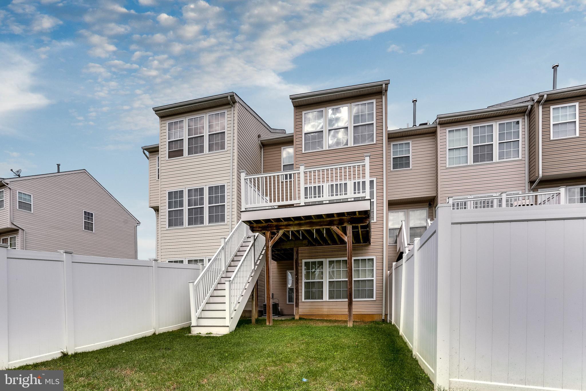 HOLLY WOODS - Residential