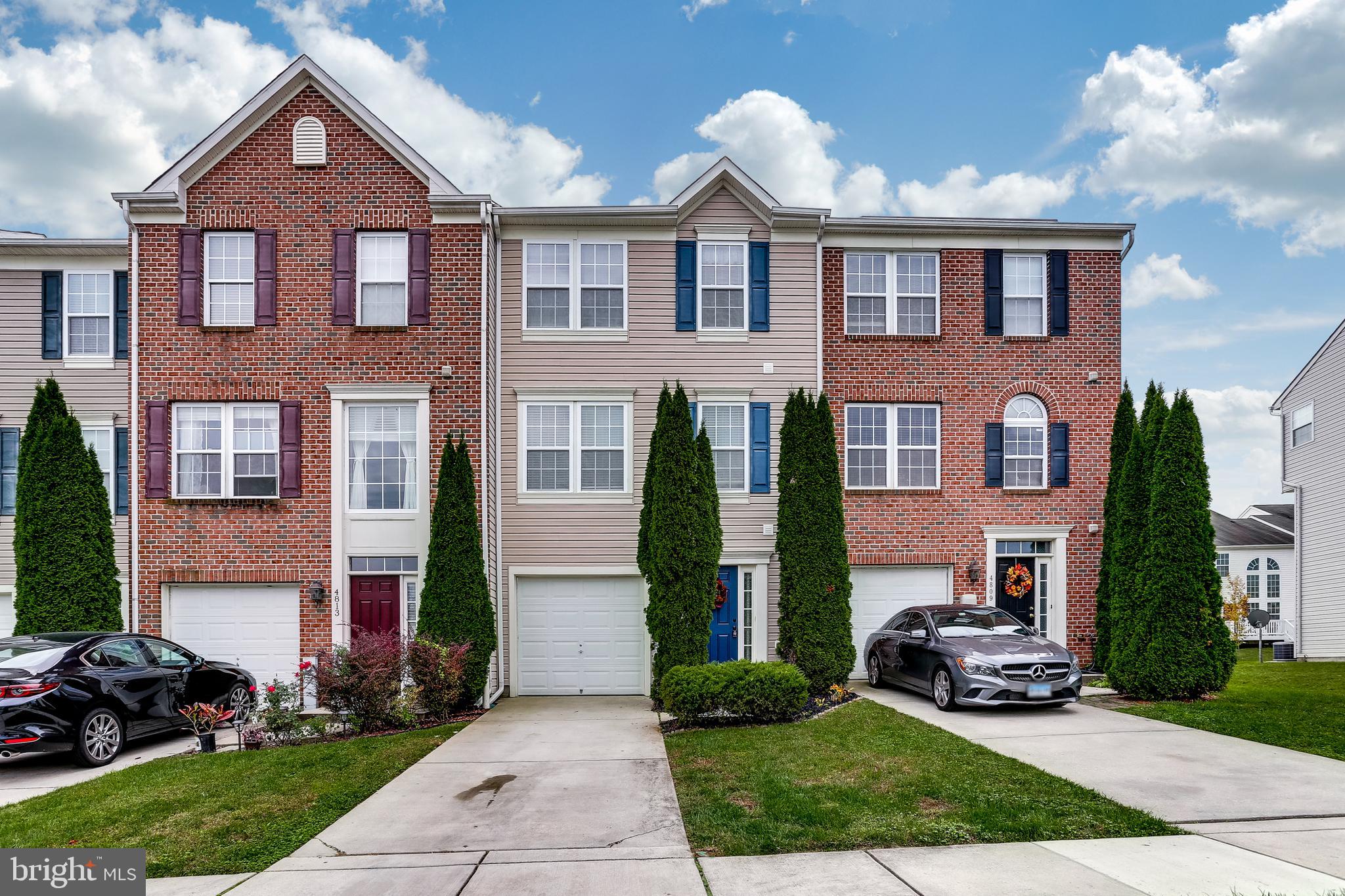 HOLLY WOODS - Residential