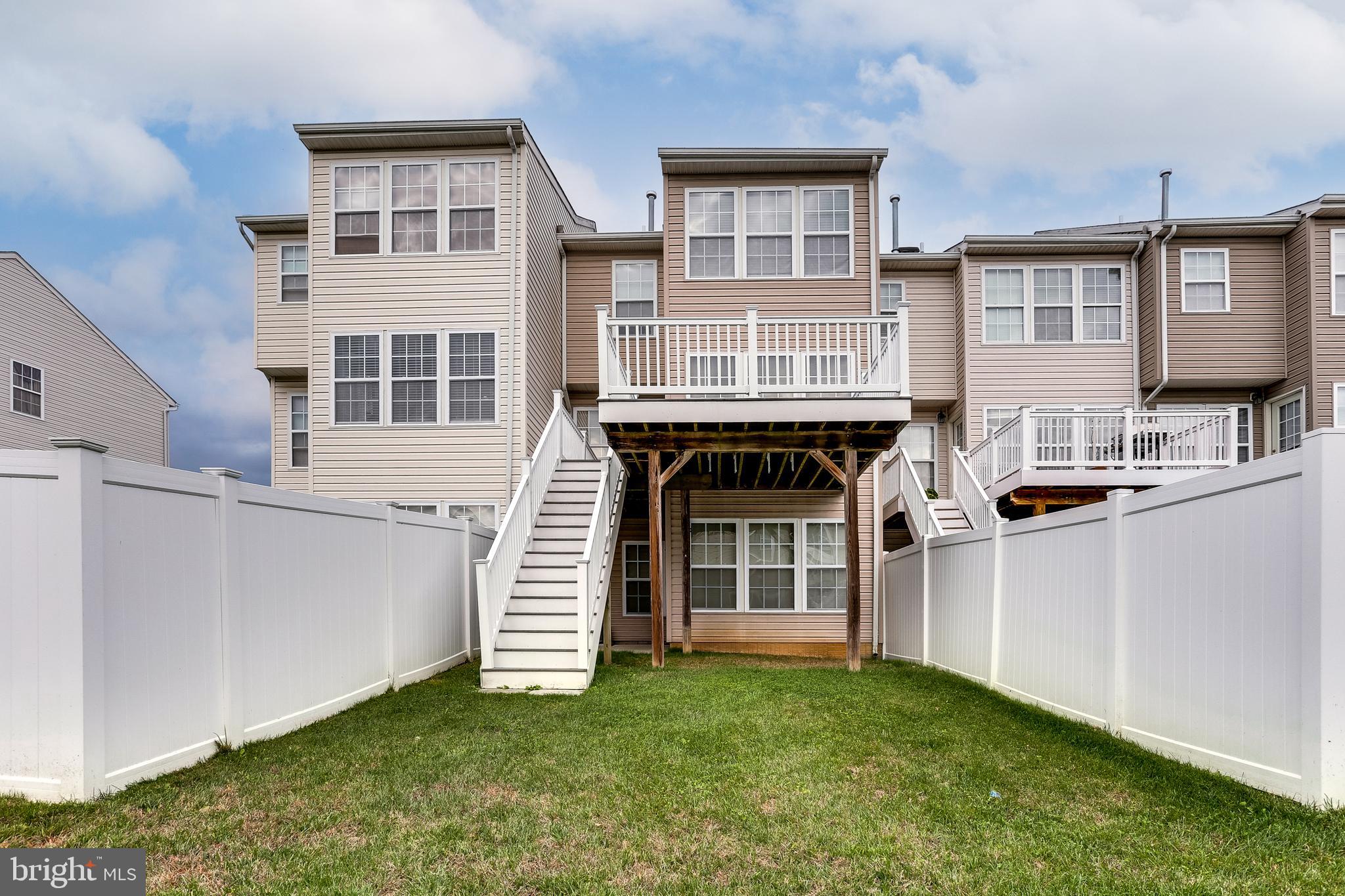 HOLLY WOODS - Residential