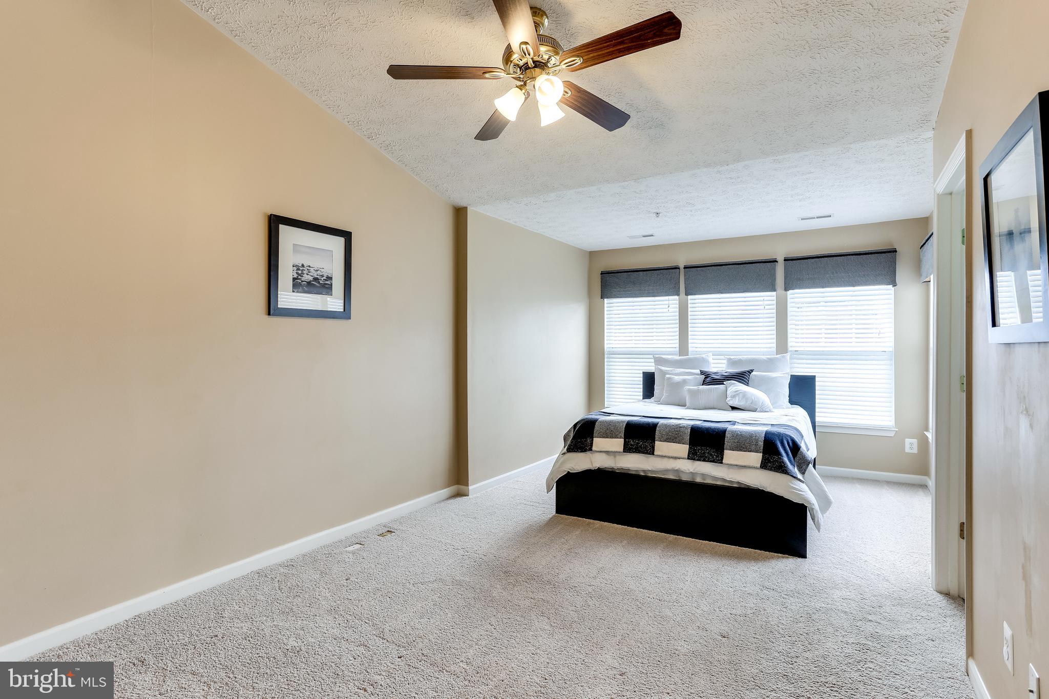 HOLLY WOODS - Residential