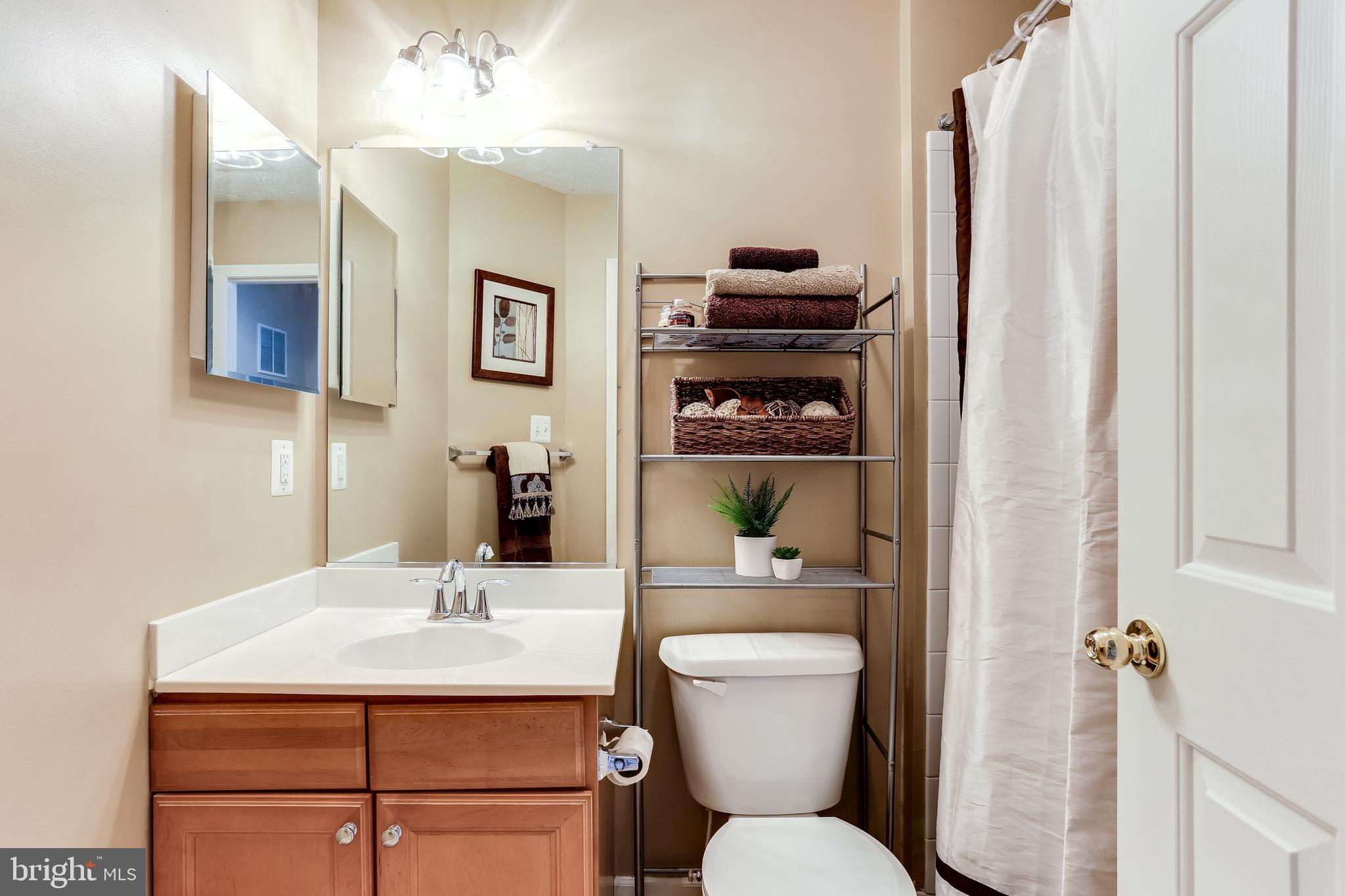 HOLLY WOODS - Residential