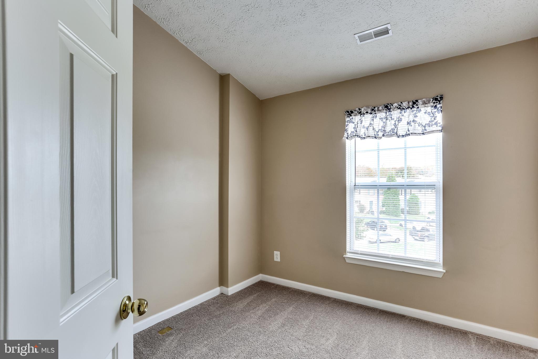 HOLLY WOODS - Residential