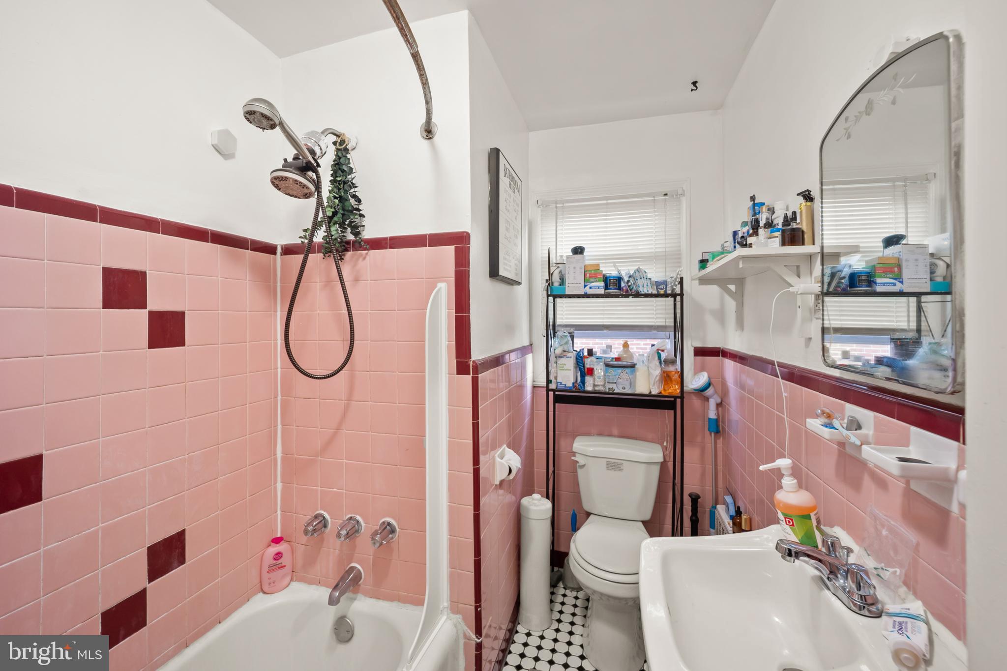 CASTOR GARDENS - Residential Income