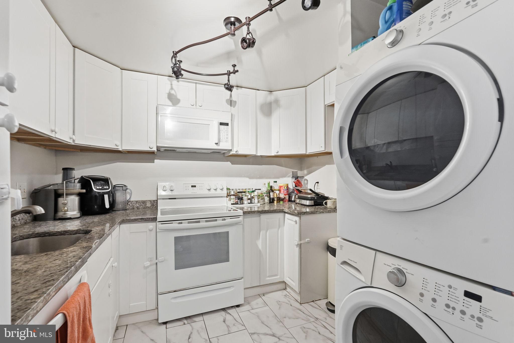 LANDMARK - Residential