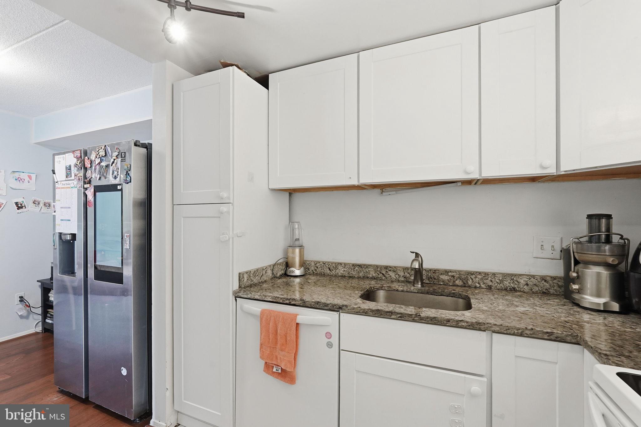 LANDMARK - Residential