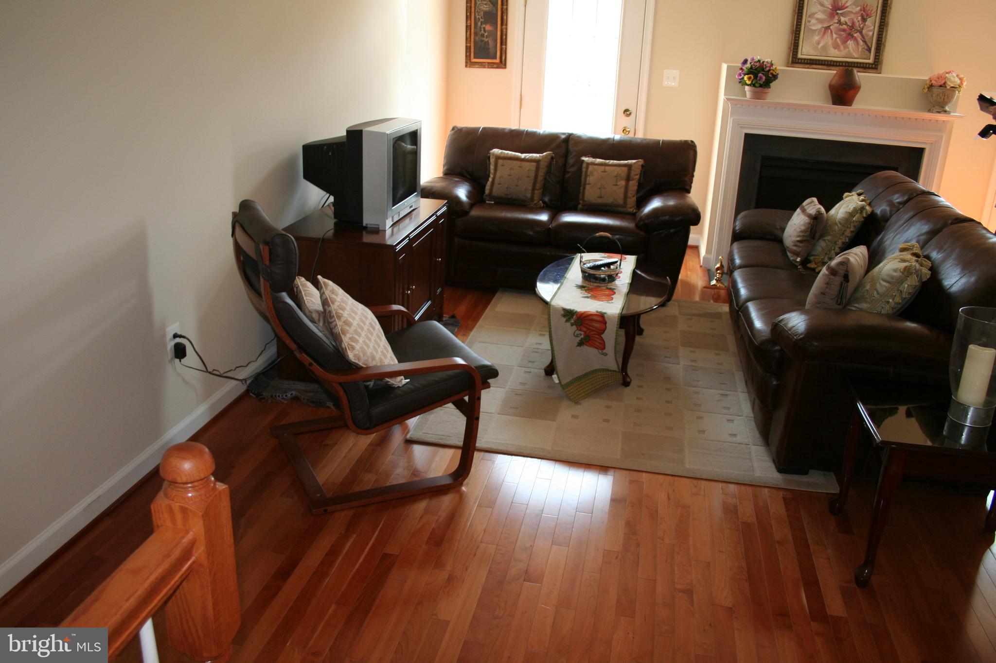 BELMONT CENTER - Residential Lease